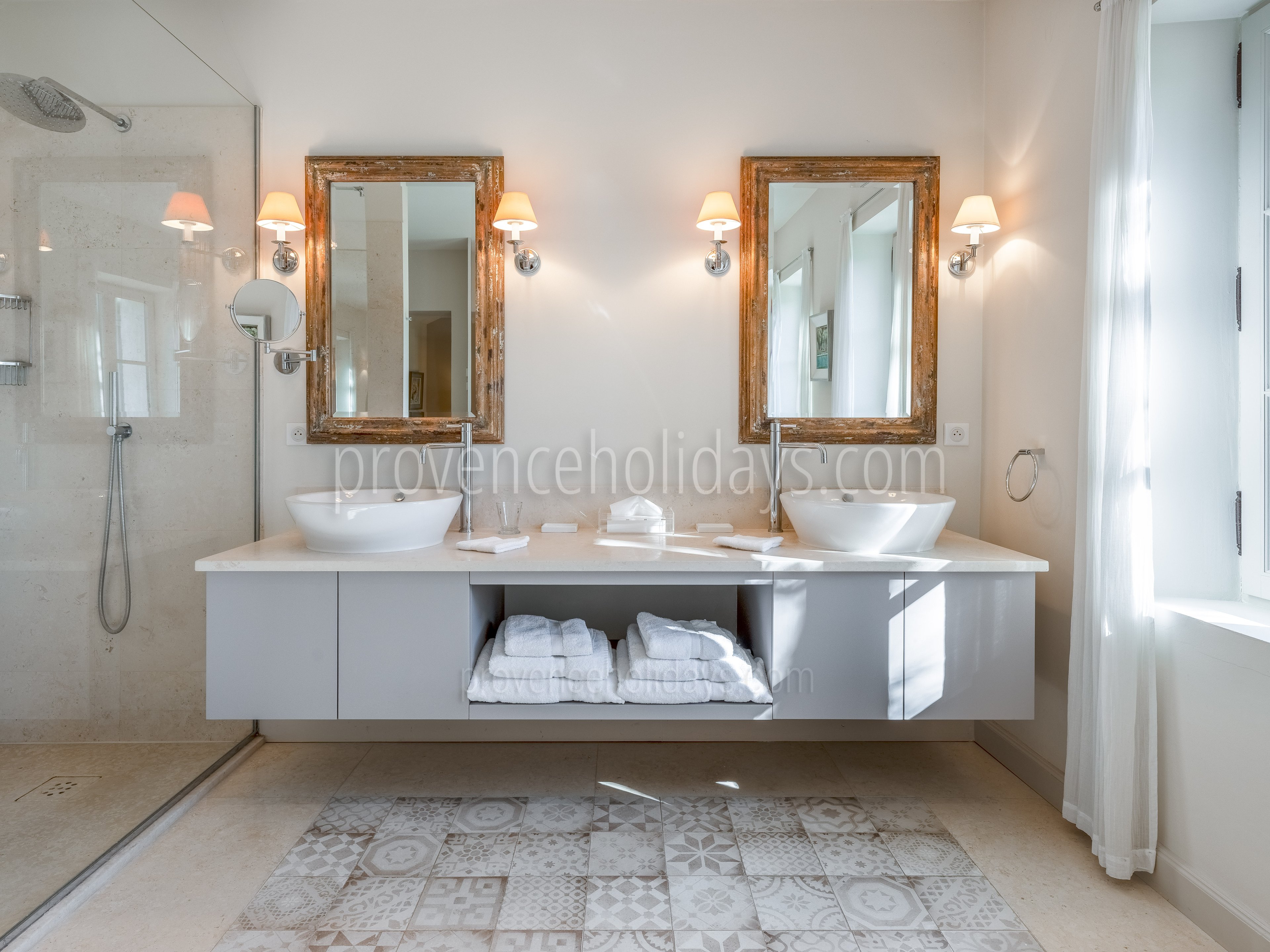 60 - Mas des Chênes Verts: Villa: Bathroom