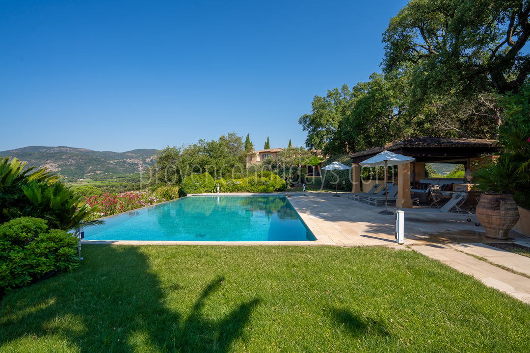 Prestigious villa with infinity pool and panoramic view 4 - Bastide Azurée: Villa: Pool