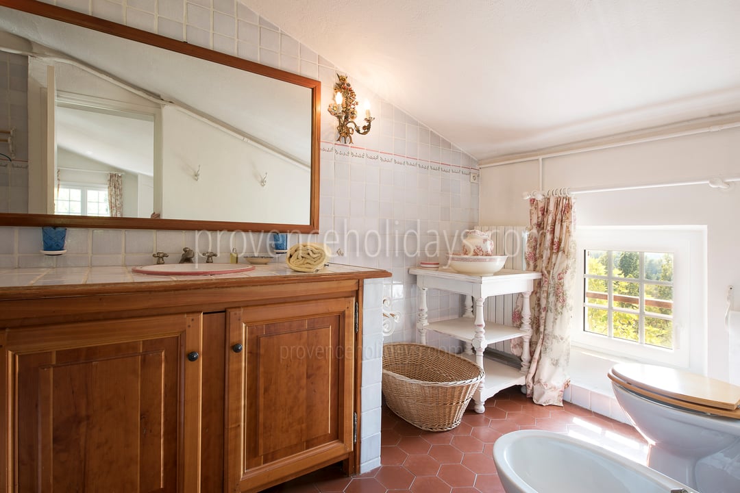 9 - Domaine Alta Vista: Villa: Bathroom