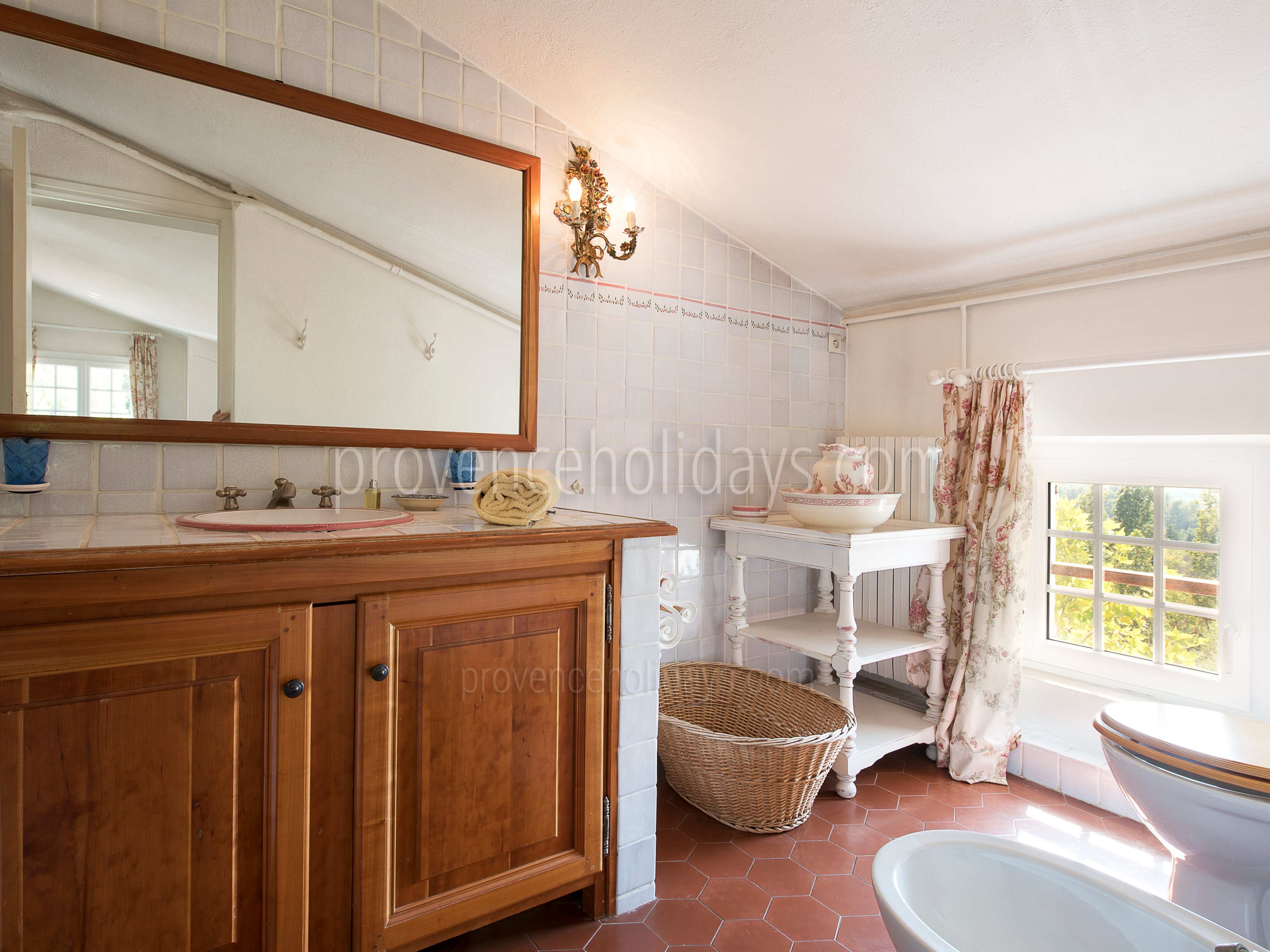 9 - Domaine Alta Vista: Villa: Bathroom