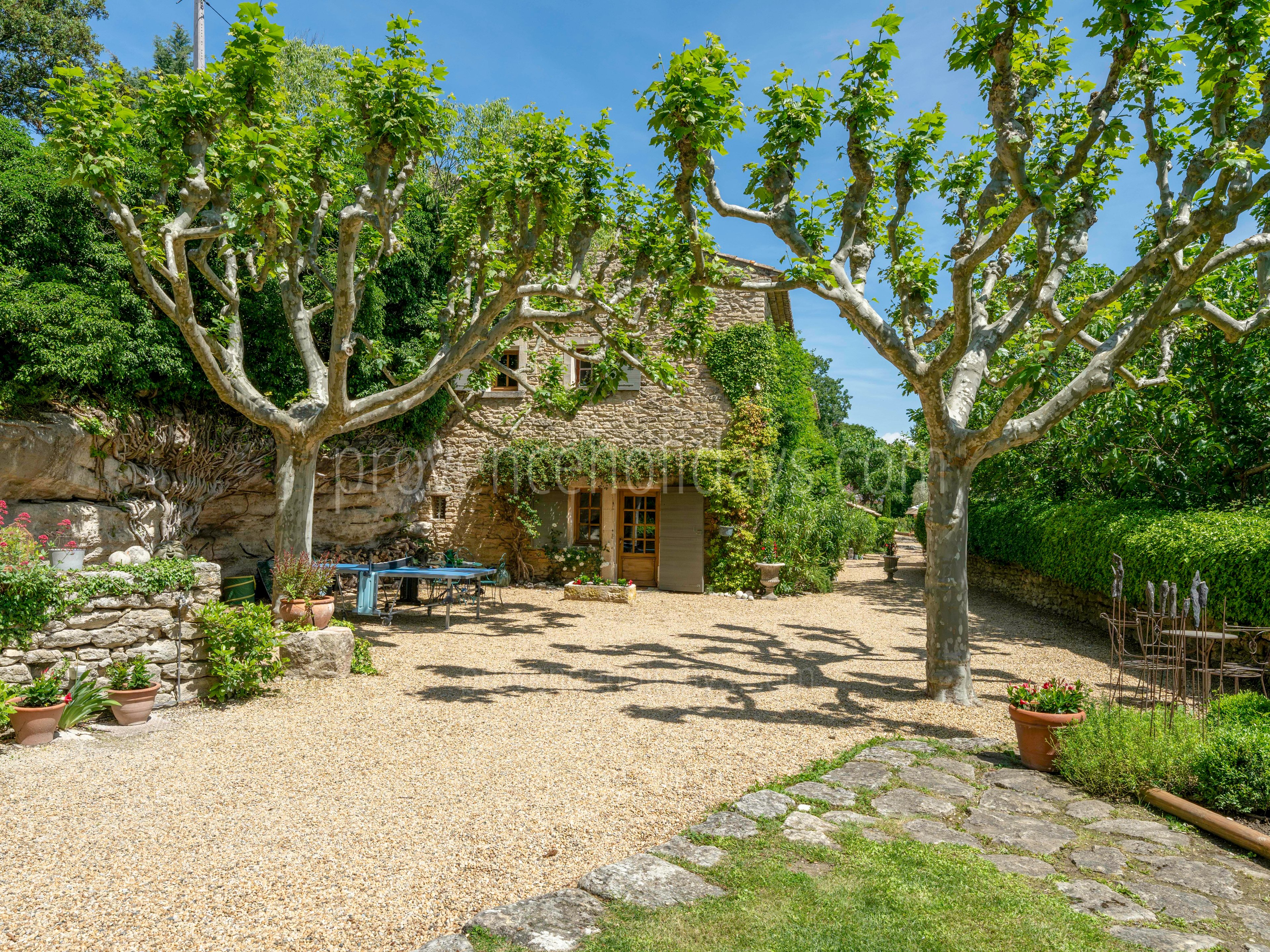 2 - Le Moulin de Gordes: Villa: Exterior