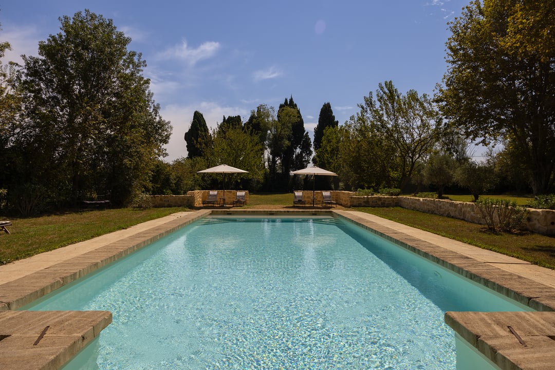 6 - Le Mas d\'Entraigues: Villa: Pool