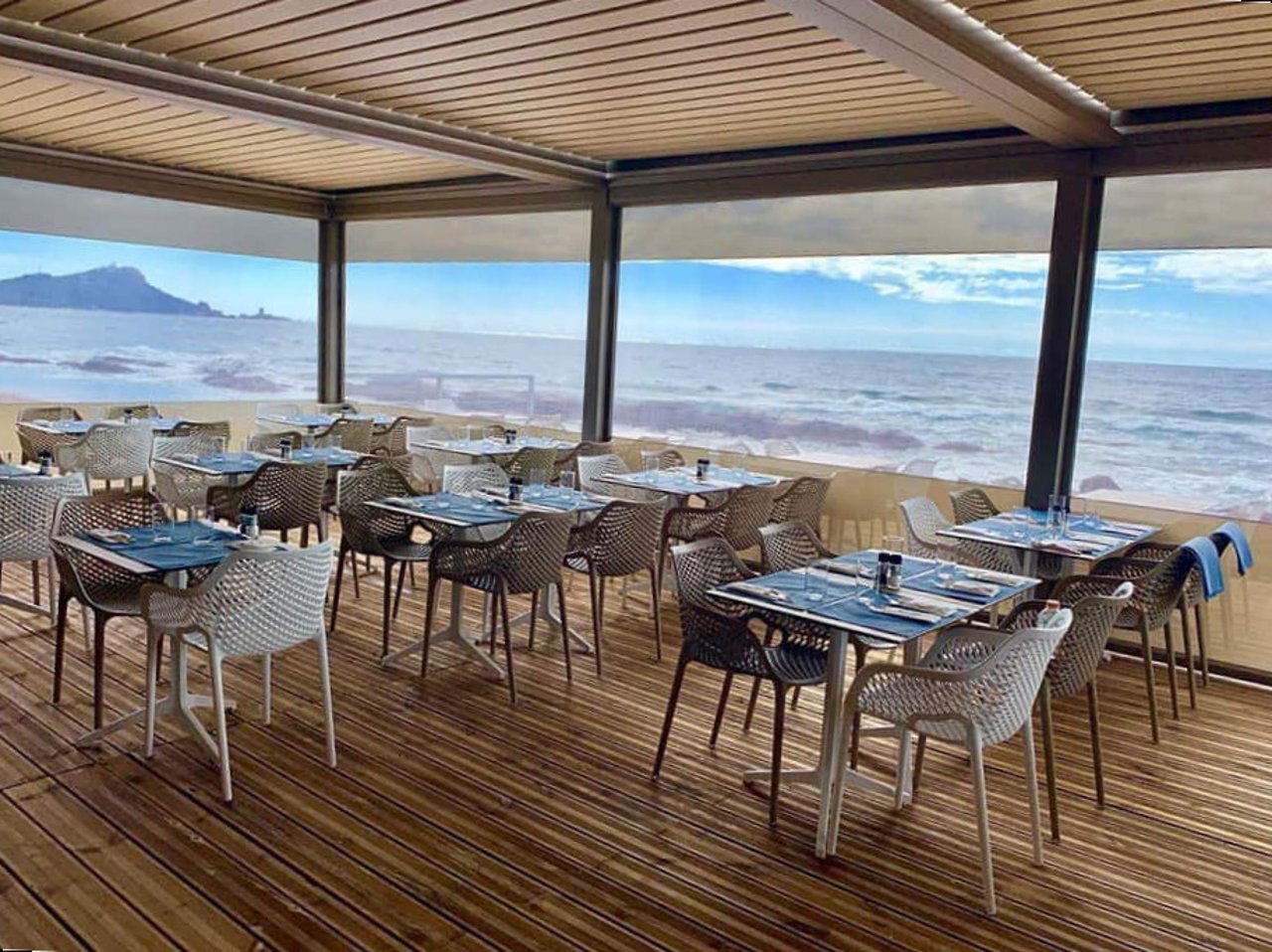 beach bar