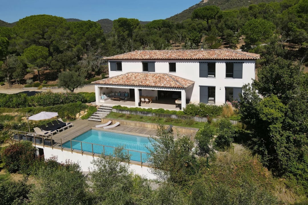 Five-bedroom villa with heated pool and pétanque court - Swimming Pool