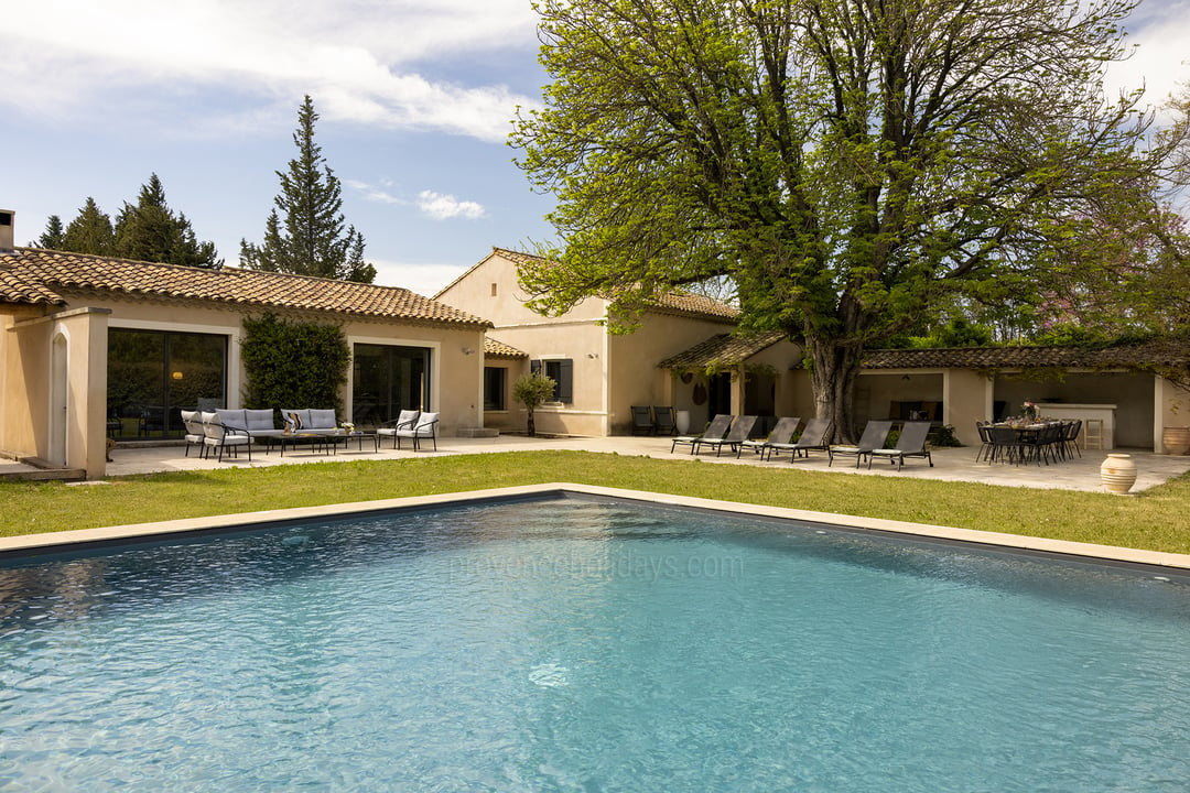 Charmantes Ferienhaus mit Klimaanlage in der Nähe in Eygalières