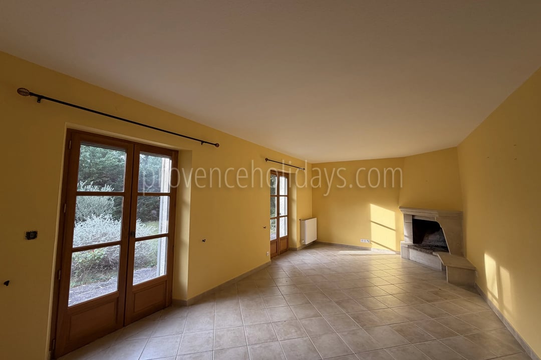 5 - House to renovate in Ménerbes: Villa: Interior