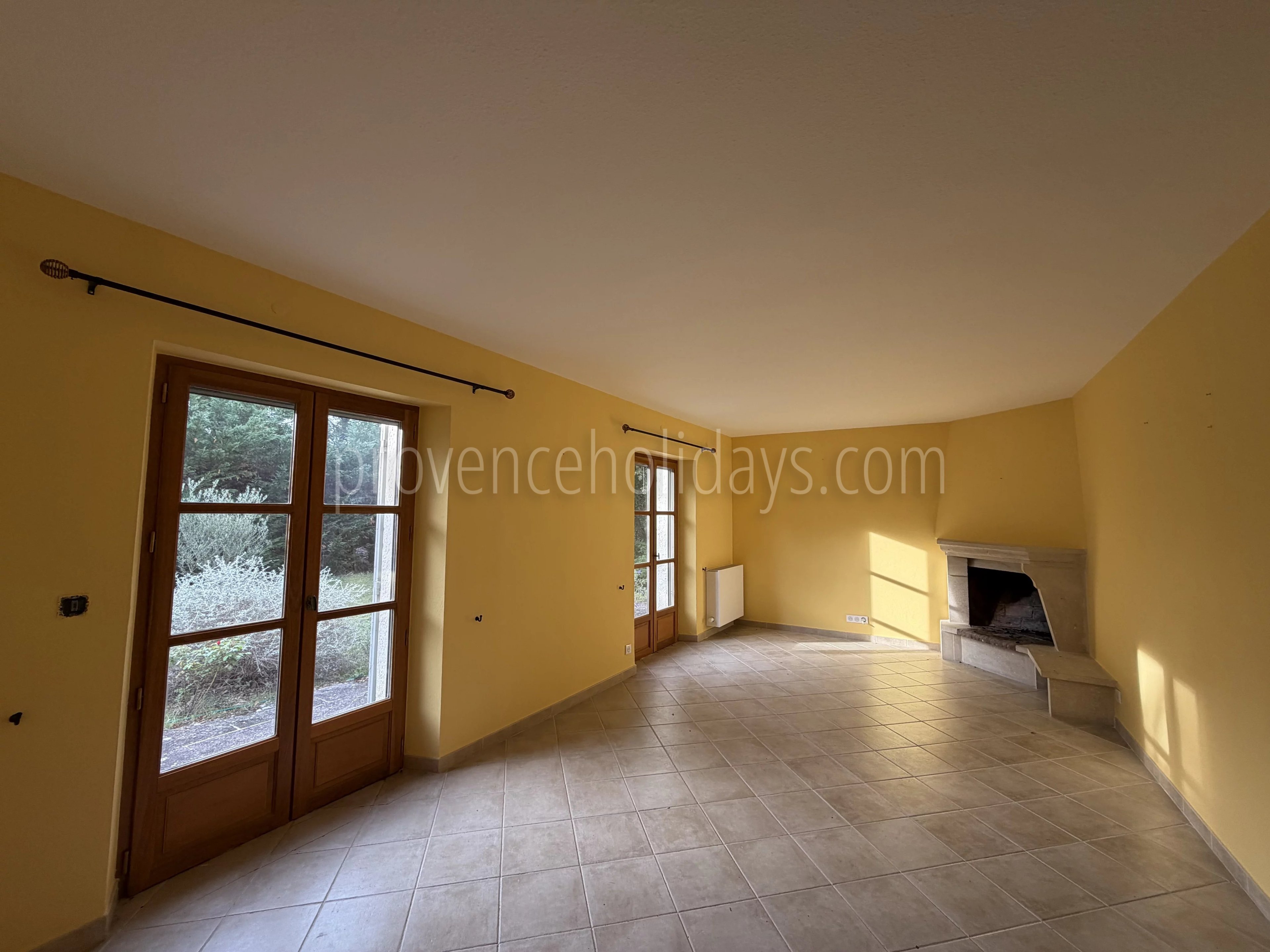 5 - House to renovate in Ménerbes: Villa: Interior