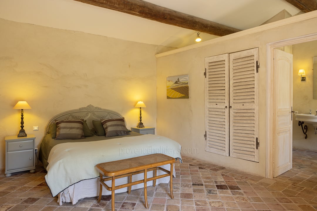 18 - Mas de Saint Véran: Villa: Bedroom