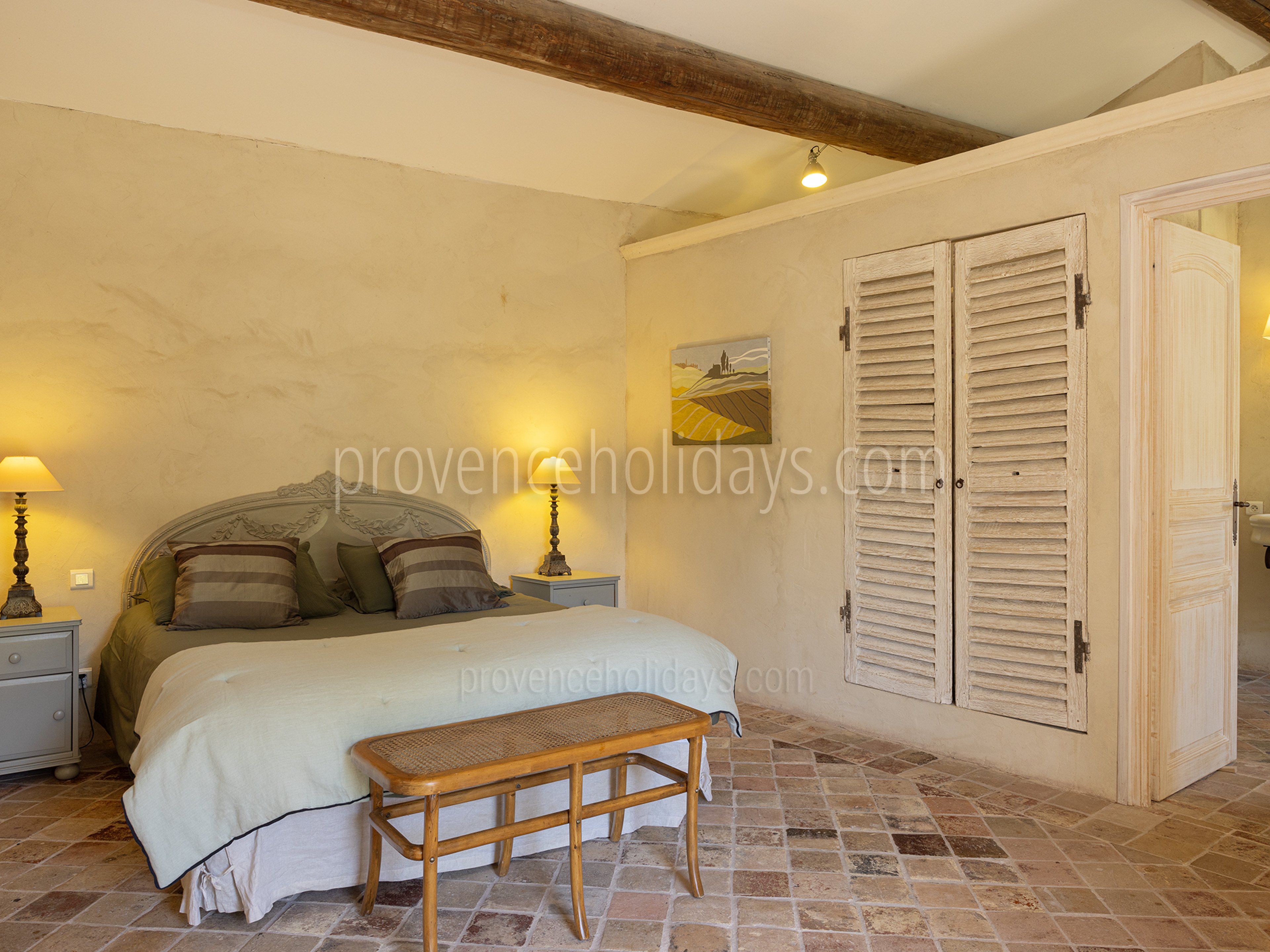 4 - Mas de Saint Véran: Villa: Bedroom