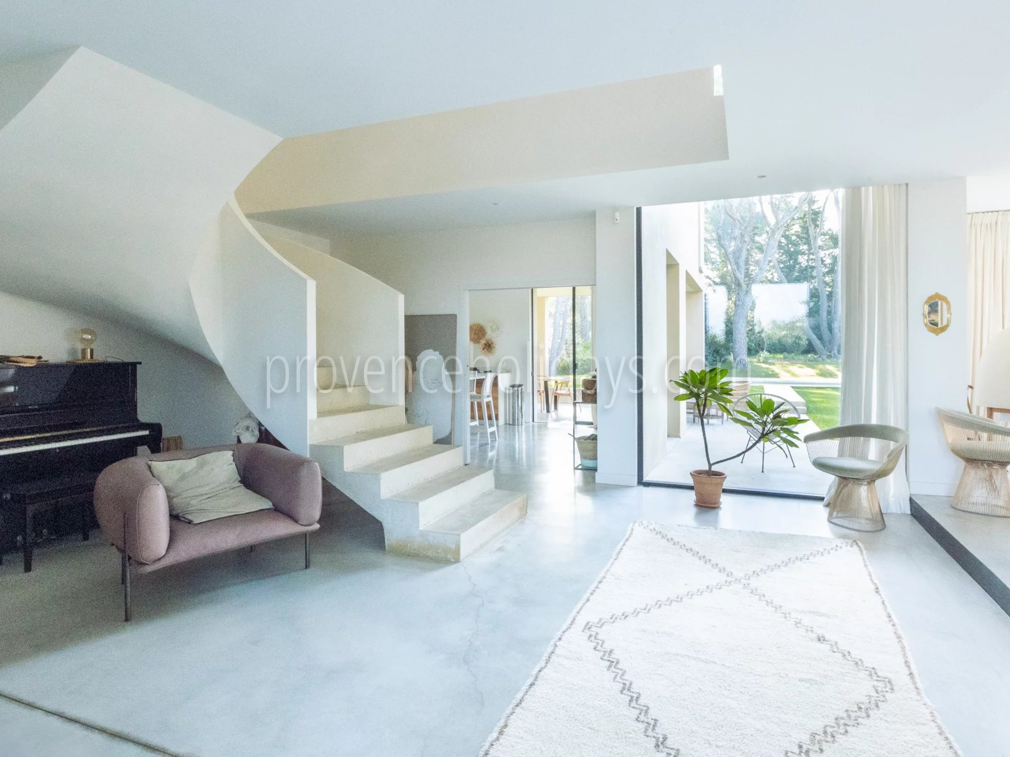 15 - Quiet house in Eygalières: Villa: Interior