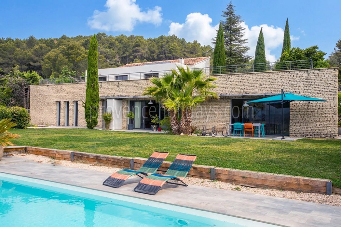 18 - Villa with pool in Pernes-les-Fontaines: Villa: Exterior