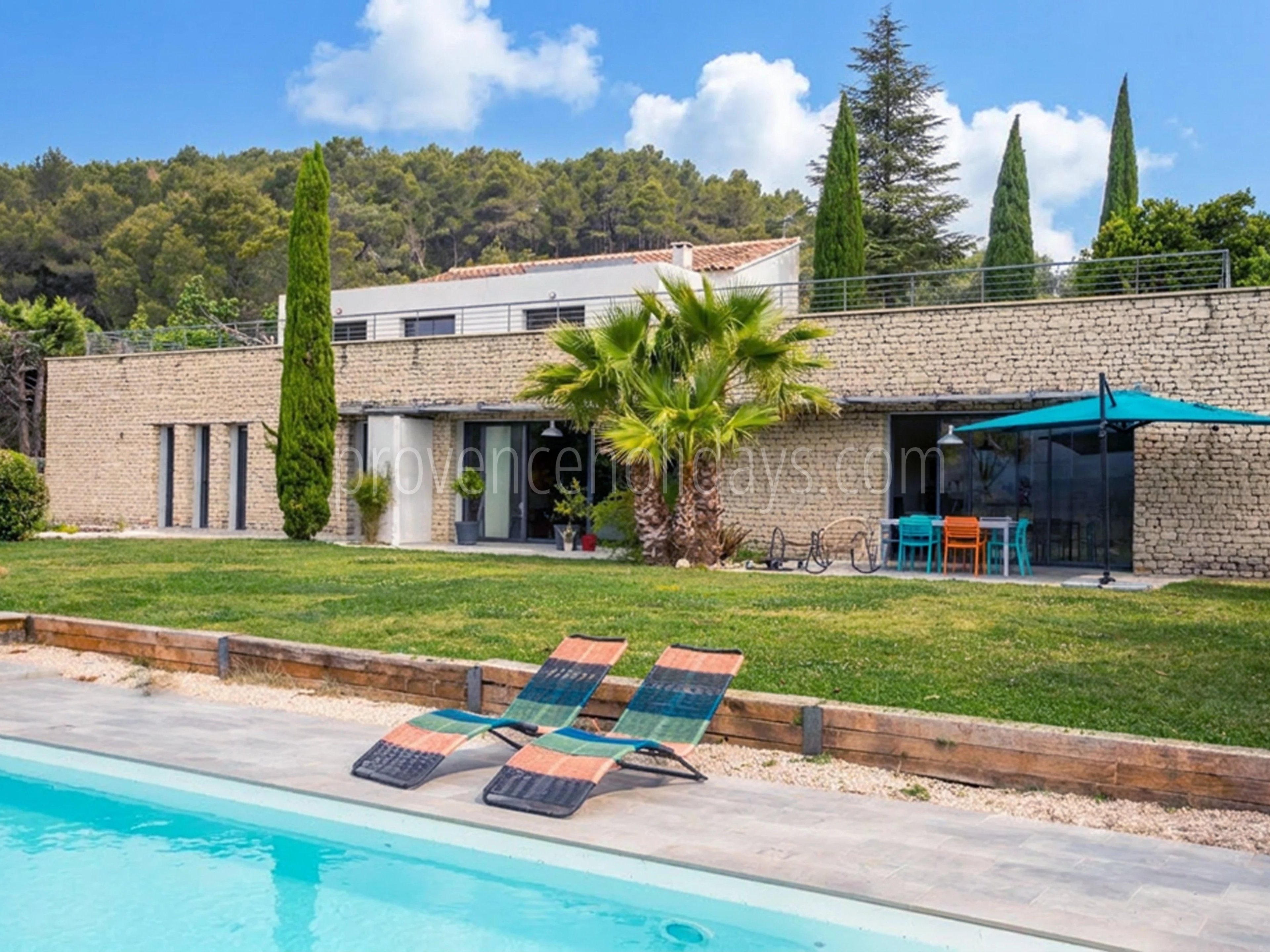 18 - Villa with pool in Pernes-les-Fontaines: Villa: Exterior