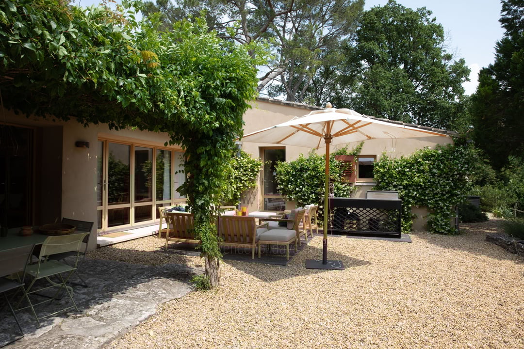 12 - Mas des Sources: Villa: Exterior