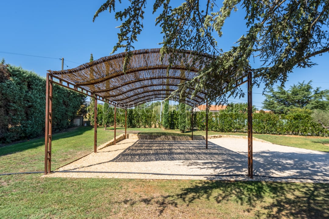 14 - Mas d\'Oppède: Villa: Exterior