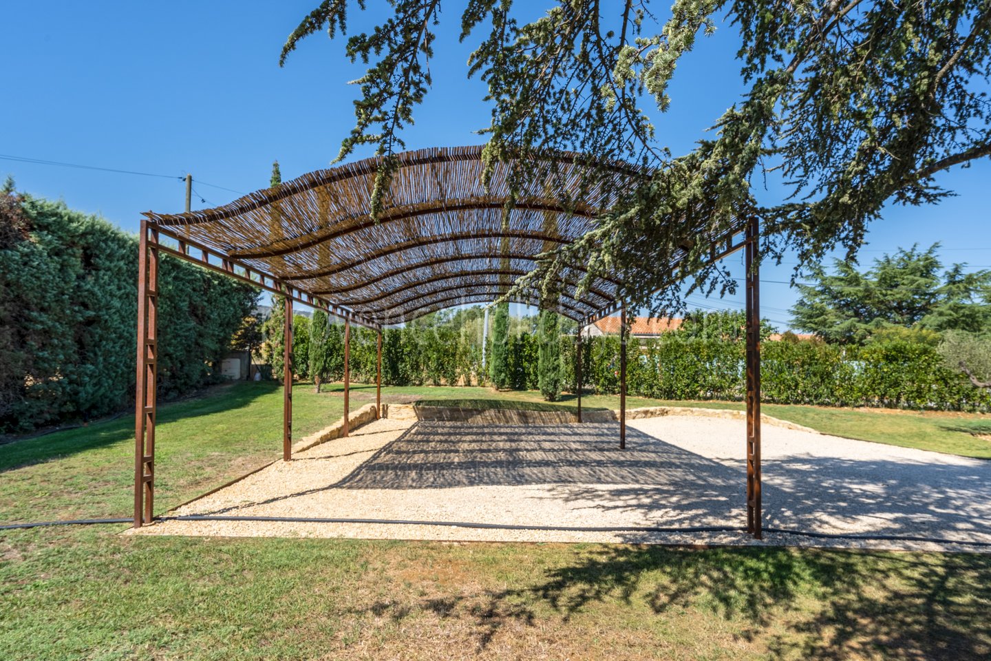 14 - Mas d\'Oppède: Villa: Exterior