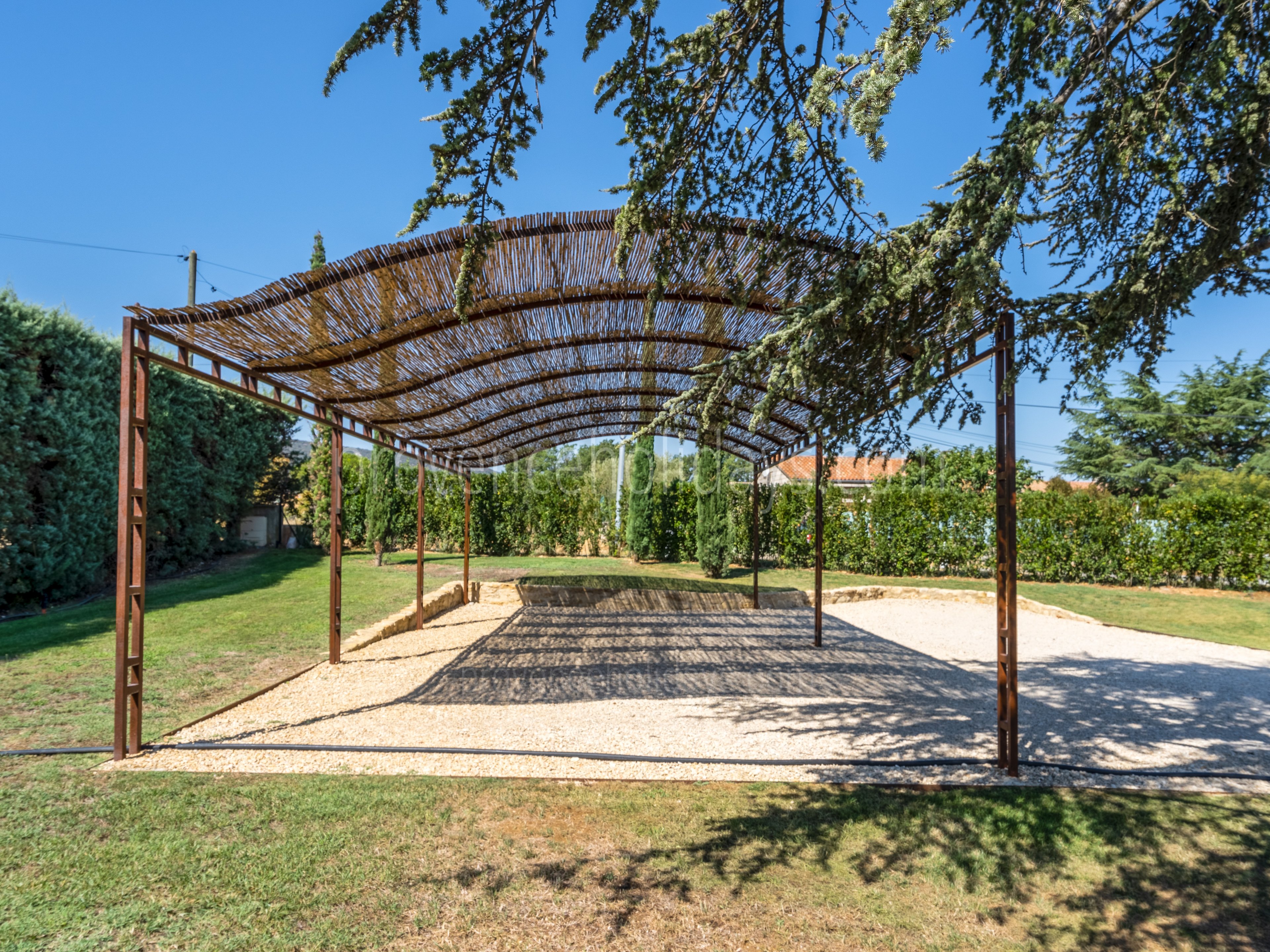 14 - Mas d\'Oppède: Villa: Exterior
