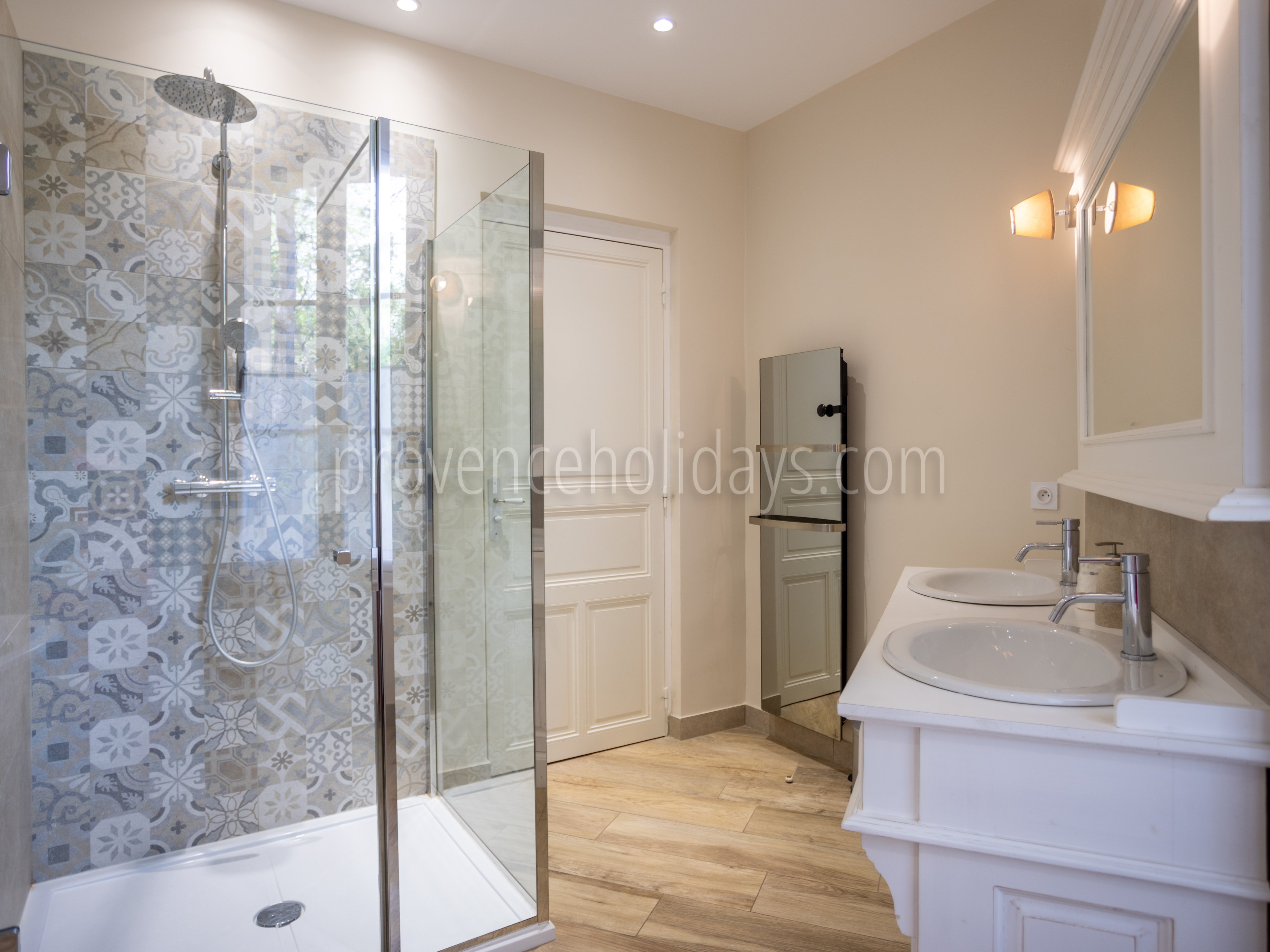 25 - Château des Lumières: Villa: Bathroom