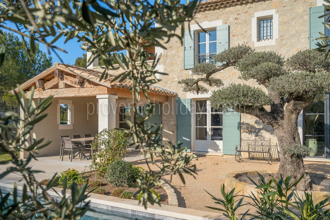 34 - Mas Lucie: Villa: Exterior