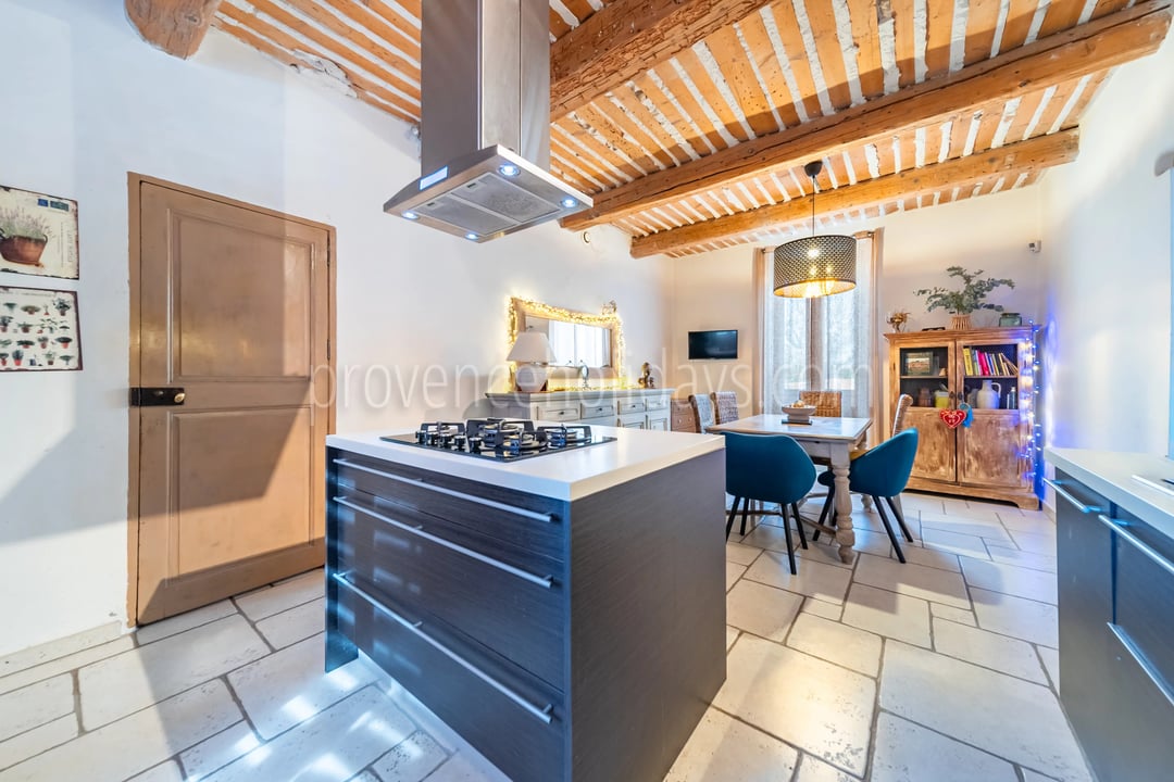 13 - Mas with pool in Bonnieux: Villa: Interior