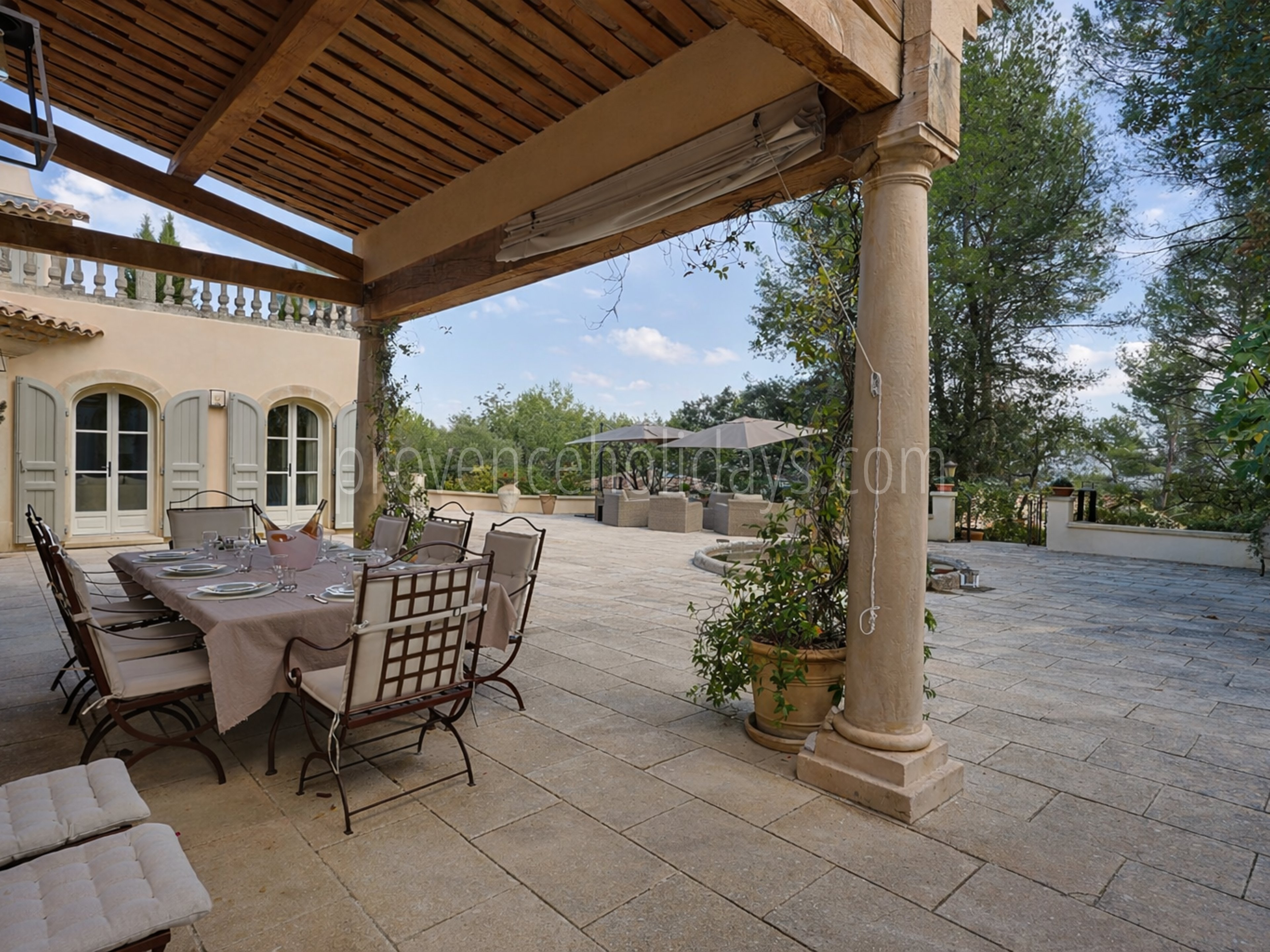 15 - Domaine de la Tour: Villa: Exterior