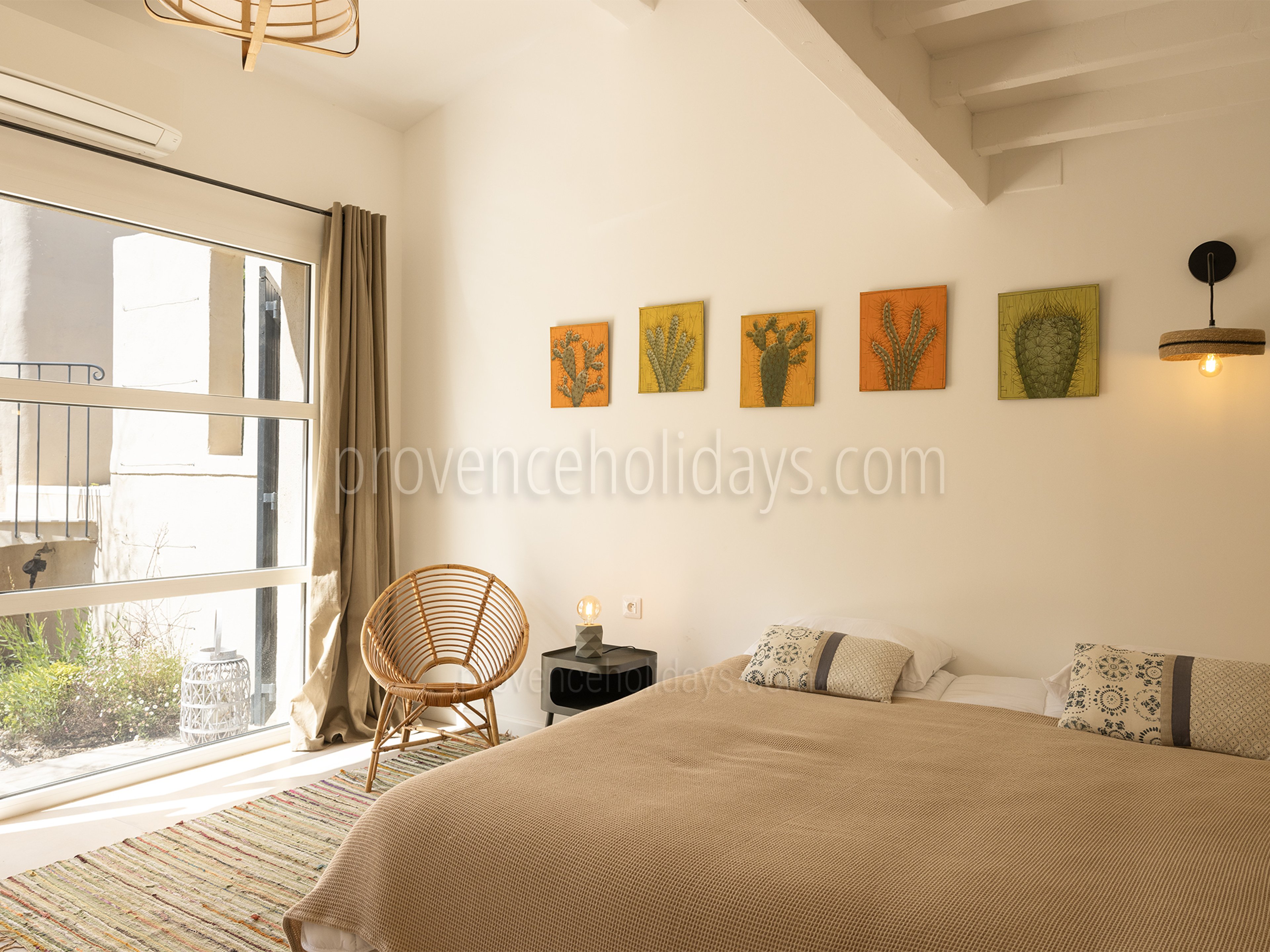 31 - Mas de Flandrin: Villa: Bedroom