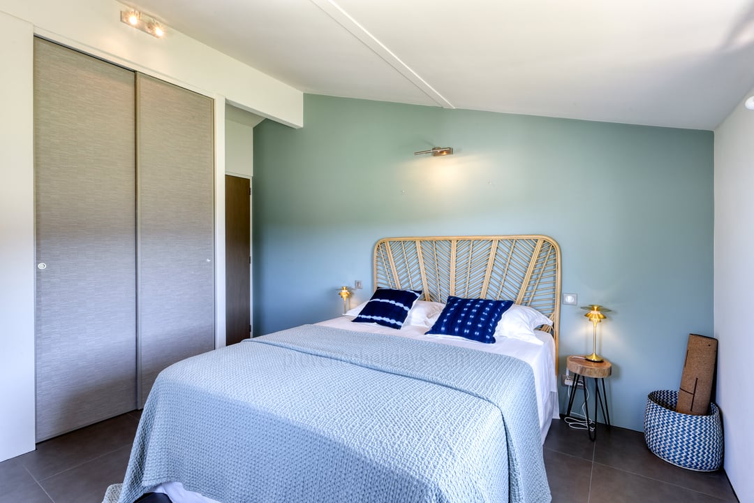 16 - Le Mas du Vallon: Villa: Bedroom