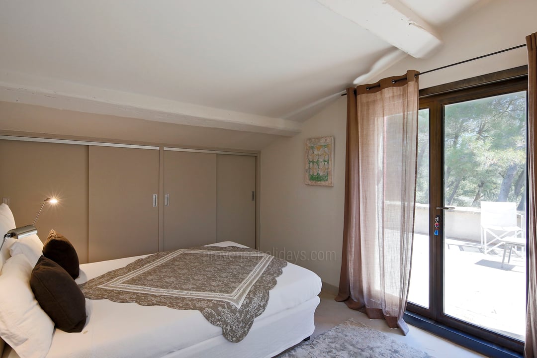 24 - Mas des Alpilles: Villa: Bedroom