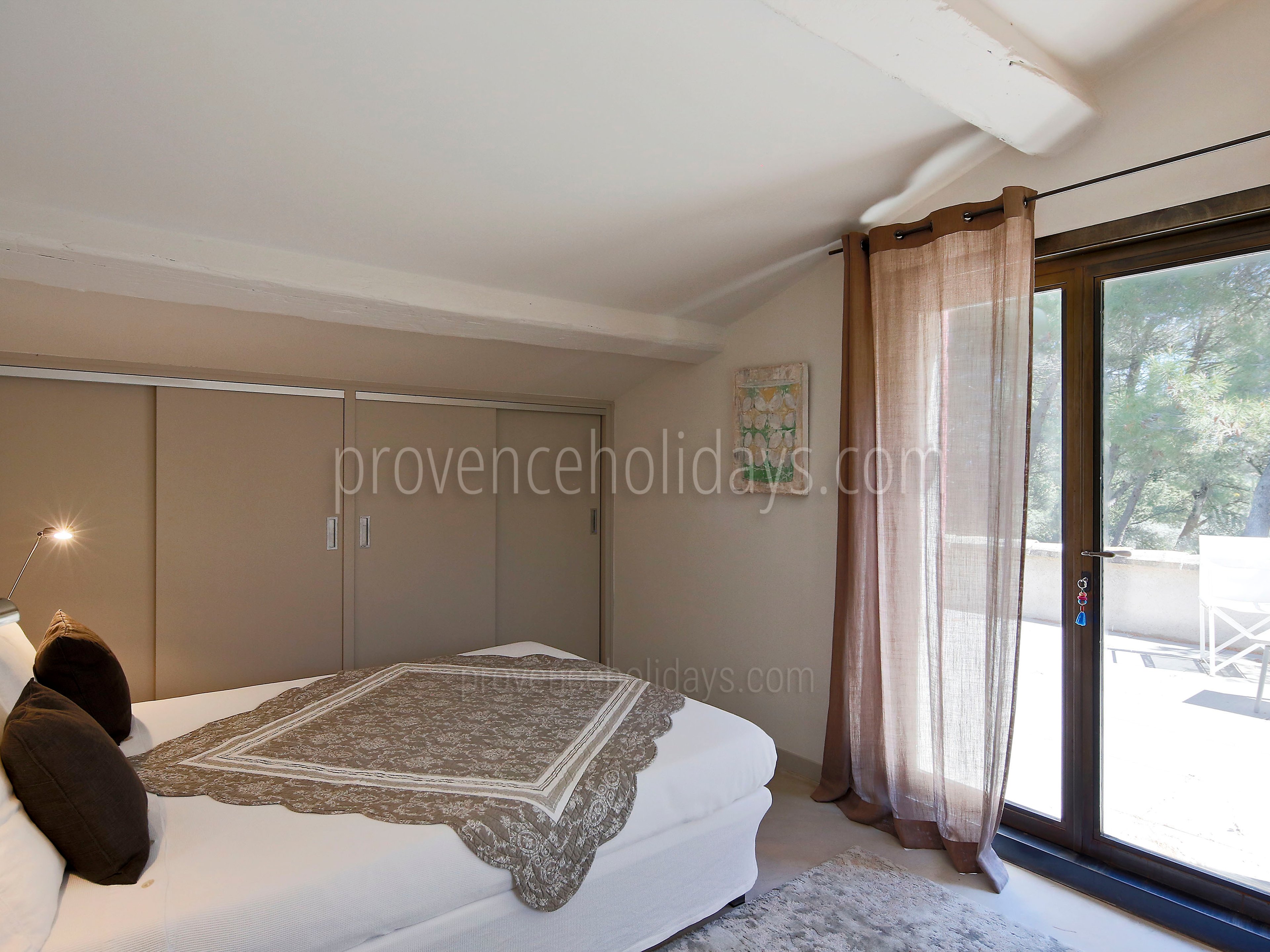 24 - Mas des Alpilles: Villa: Bedroom