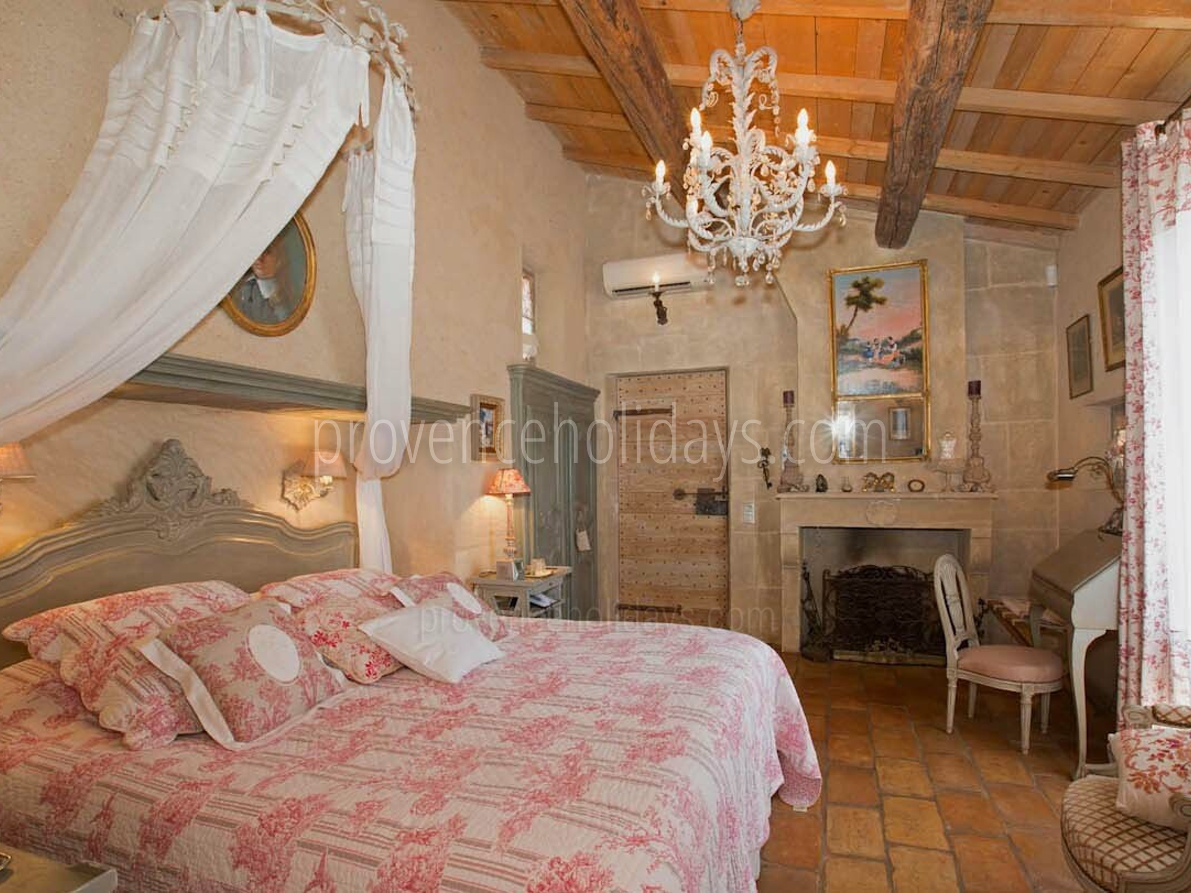 23 - Le Mas des Lavandes: Villa: Bedroom