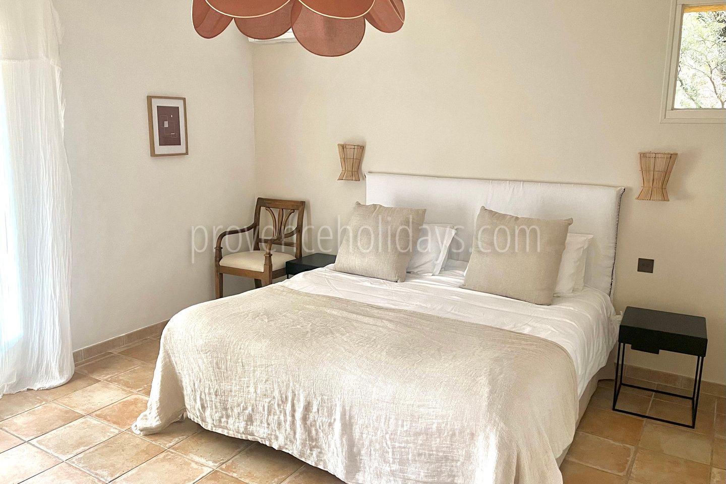 22 - Mas des Collines du Luberon: Villa: Bedroom