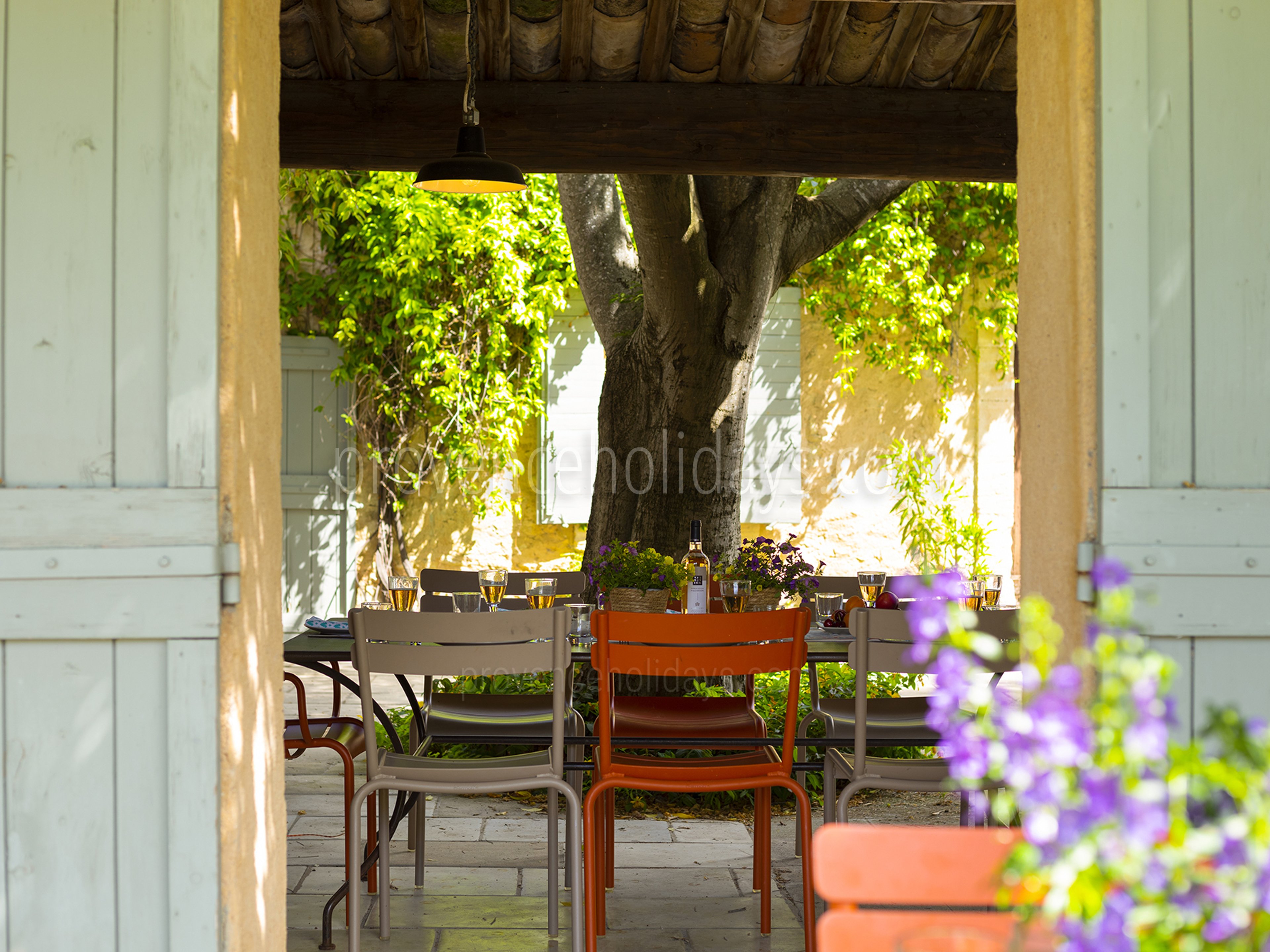 104 - Mas des Lavandes: Villa: Exterior