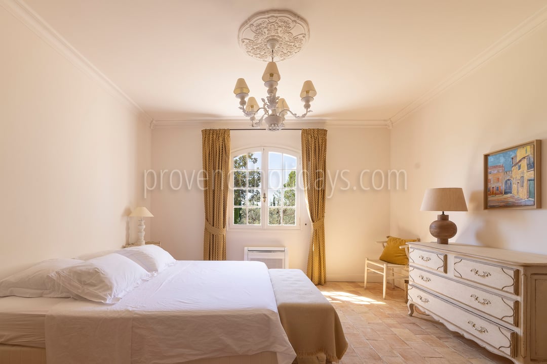 20 - Le Mas de l\'Auro: Villa: Bedroom 4