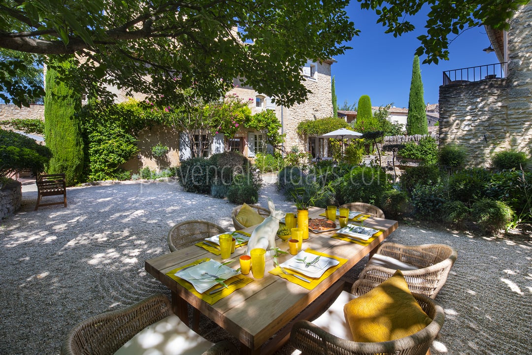 12 - Mas Cabrières: Villa: Exterior