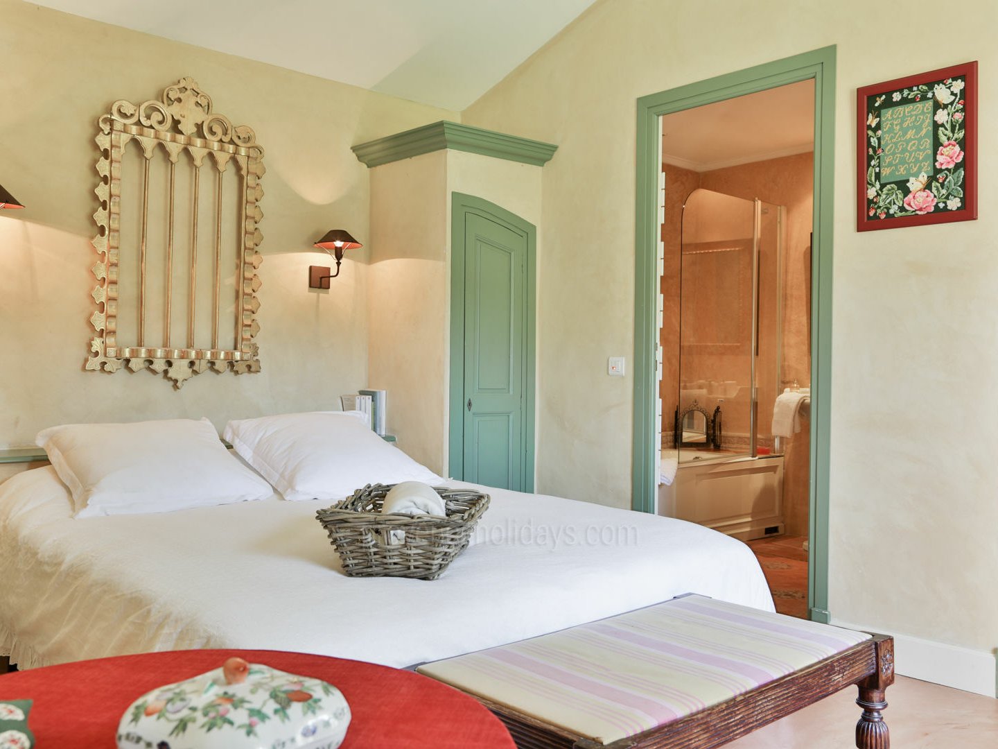 8 - Le Domaine des Cyprès: Villa: Bedroom