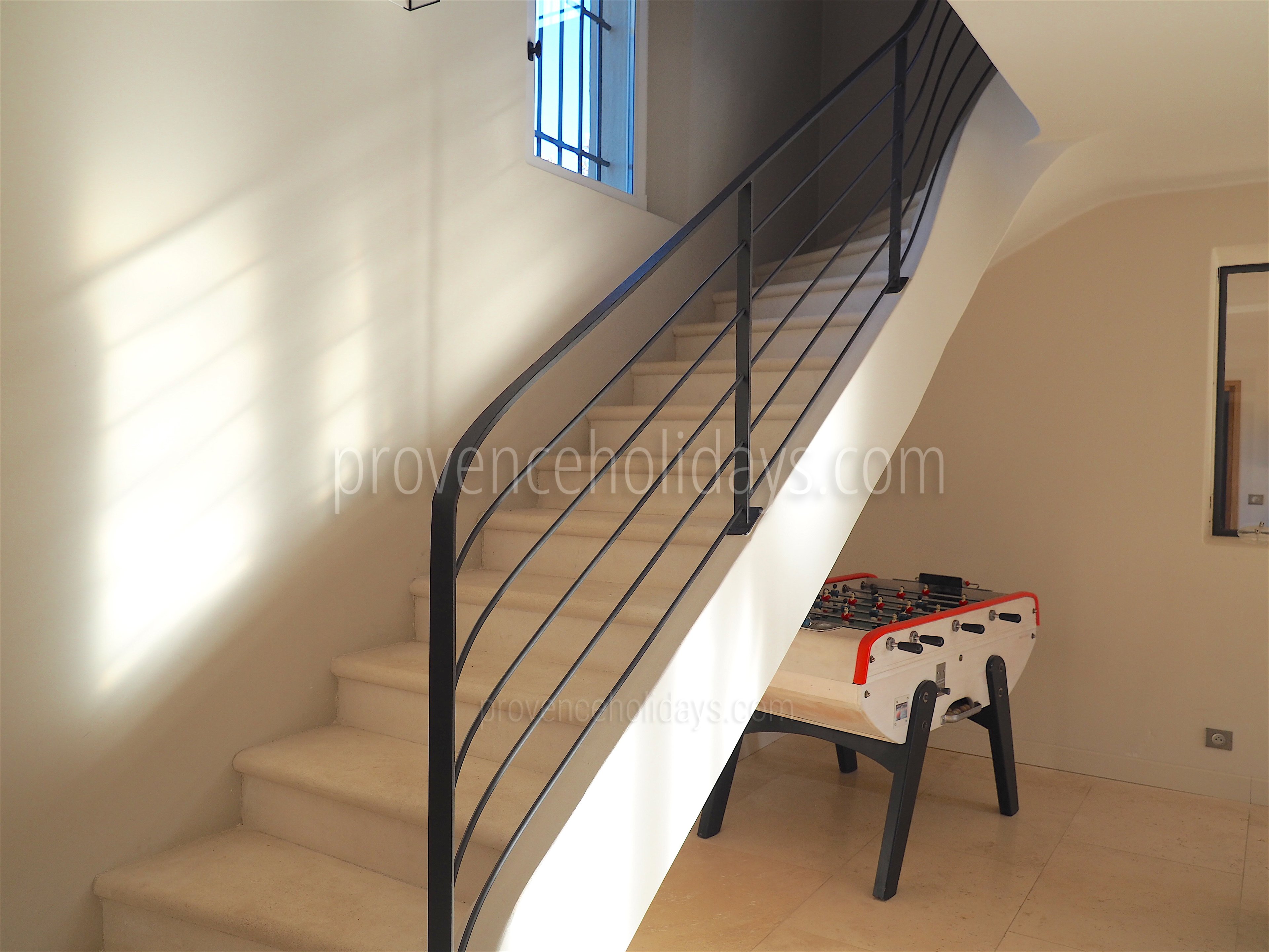 43 - Le Mas Provençal: Villa: Interior