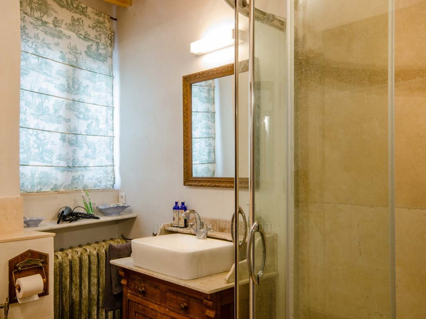85 - La Maison de Grambois: Villa: Bathroom