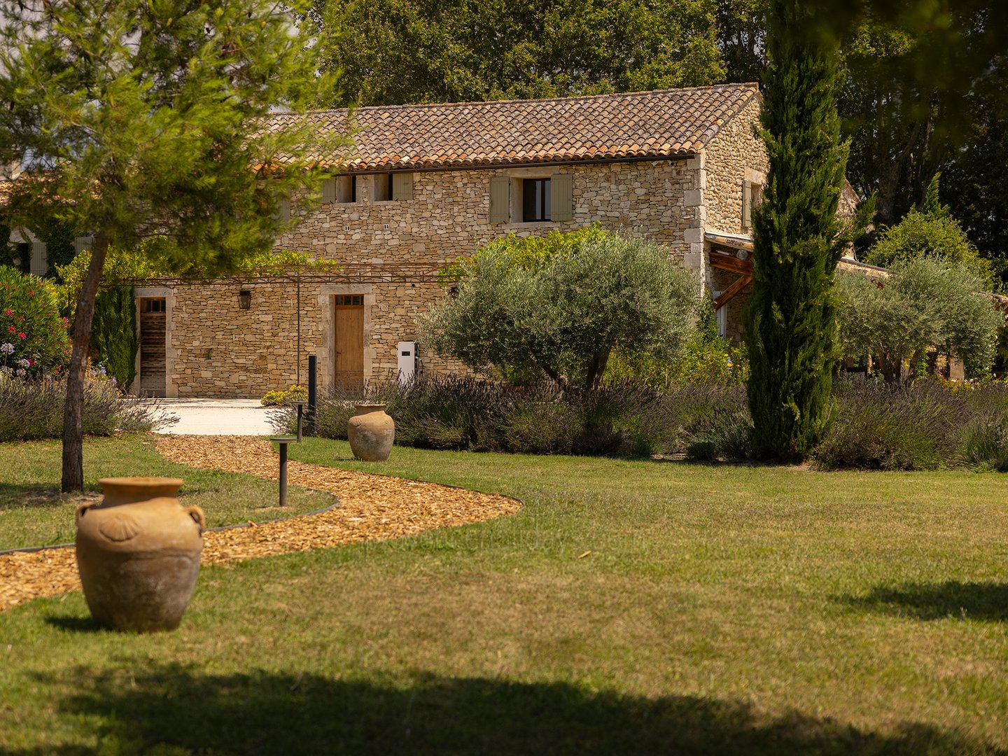 35 - Bastide Provençale: Villa: Exterior