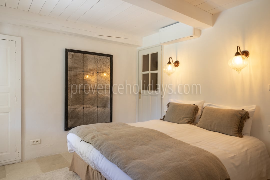 41 - Mas du Carlet: Villa: Bedroom