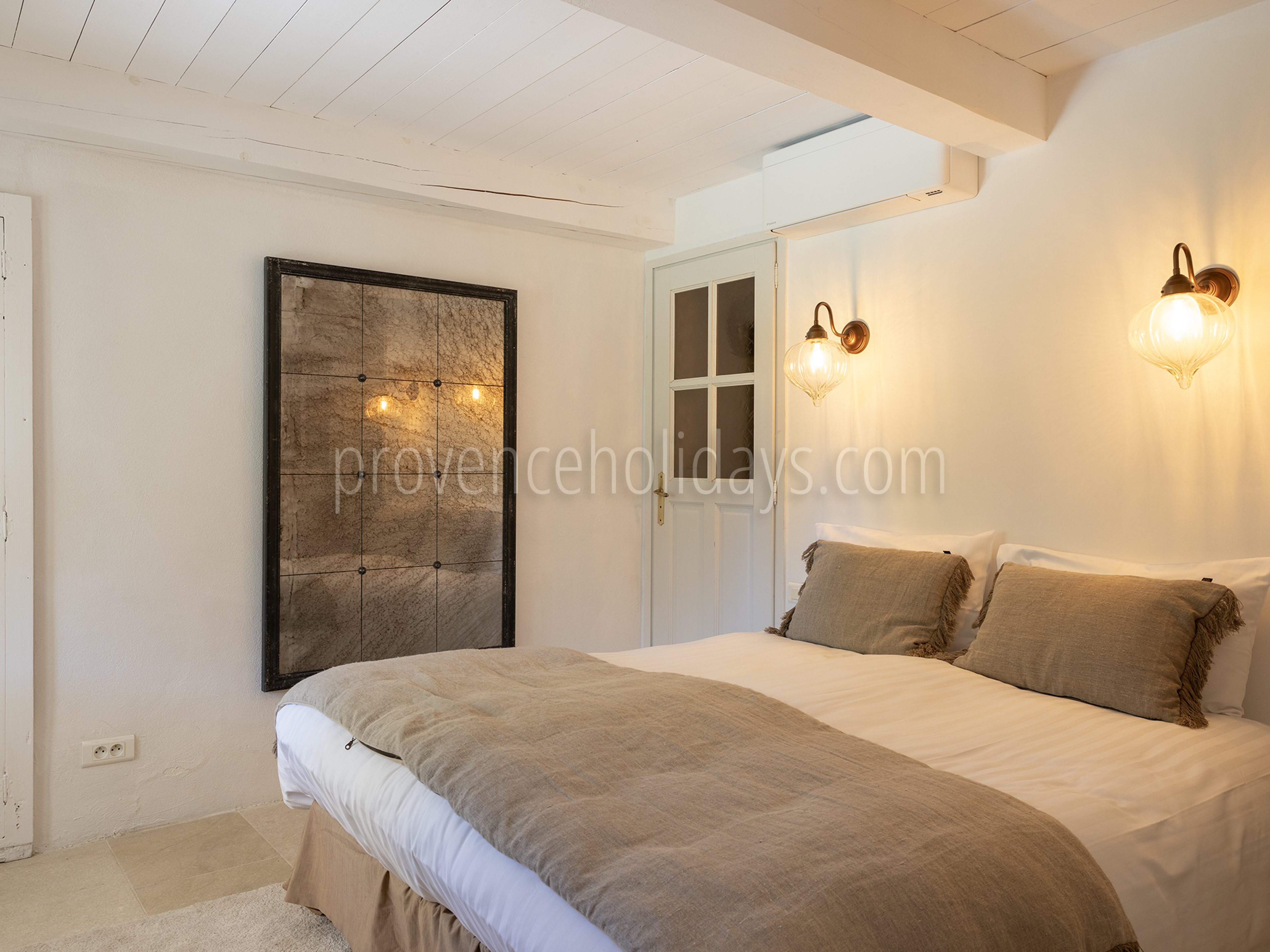 41 - Mas du Carlet: Villa: Bedroom