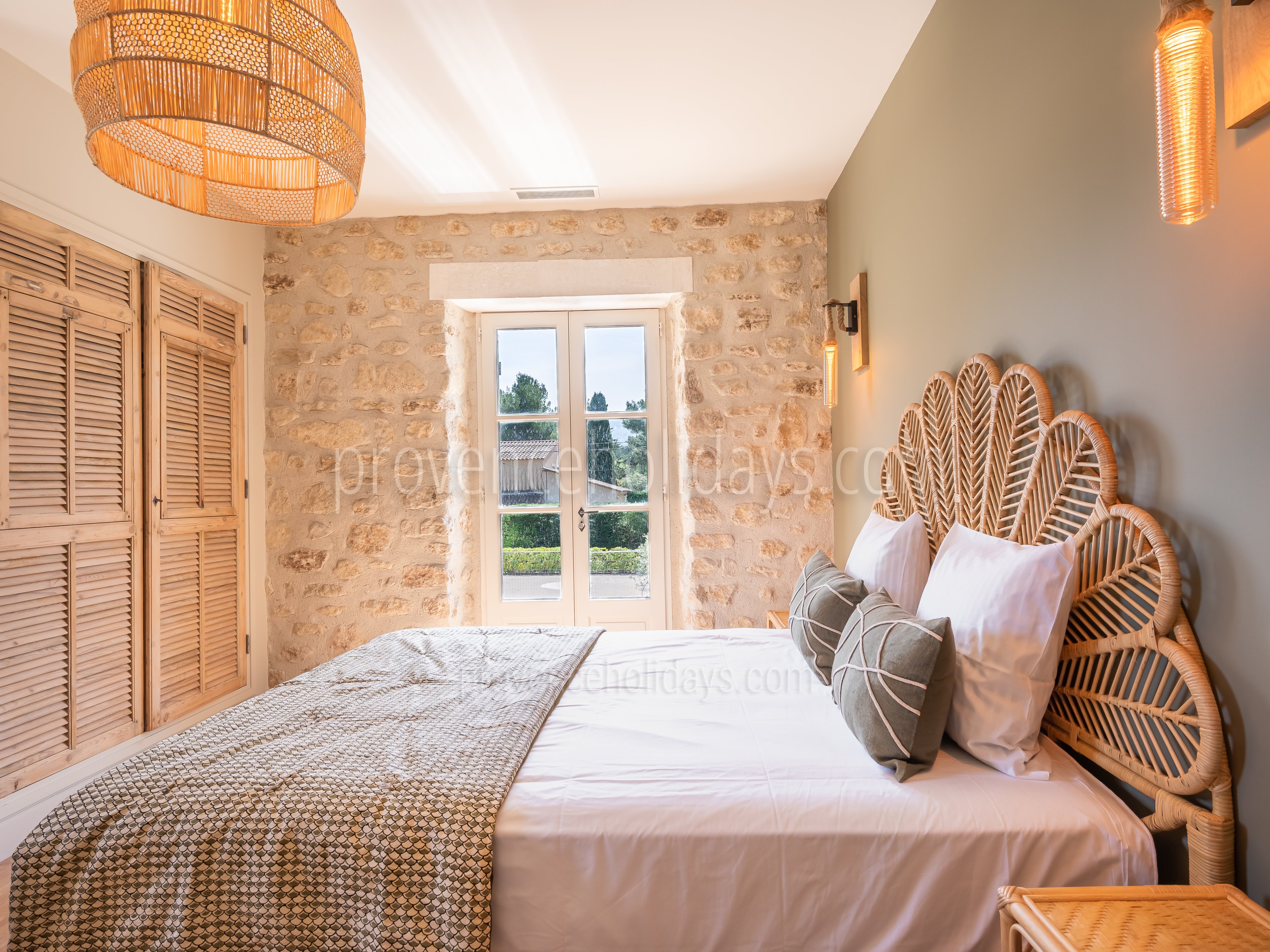 23 - Mas Lucie: Villa: Bedroom