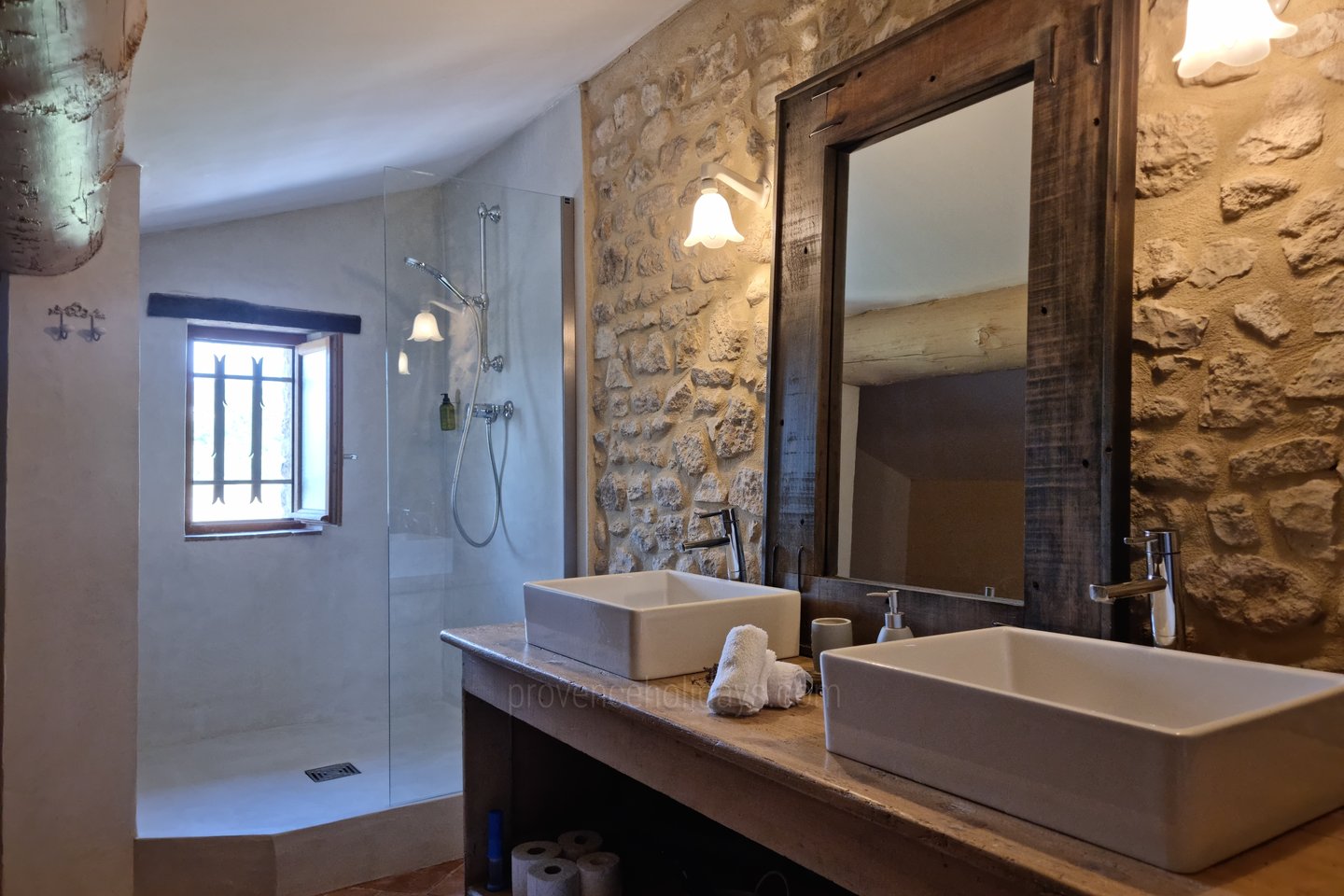 26 - Mas Cerisiers: Villa: Bathroom