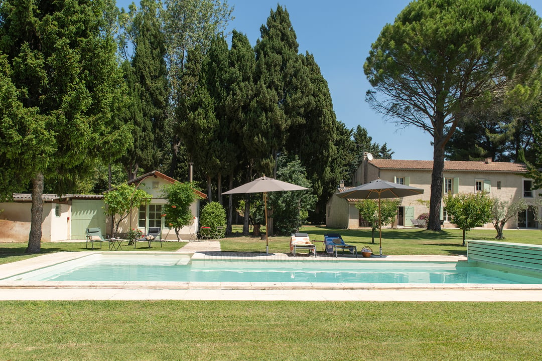 Holiday home with a heated pool in Maussane les Alpilles - Swimming Pool