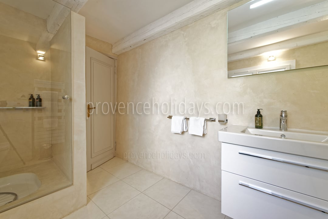 19 - Villa Garrigue: Villa: Bathroom