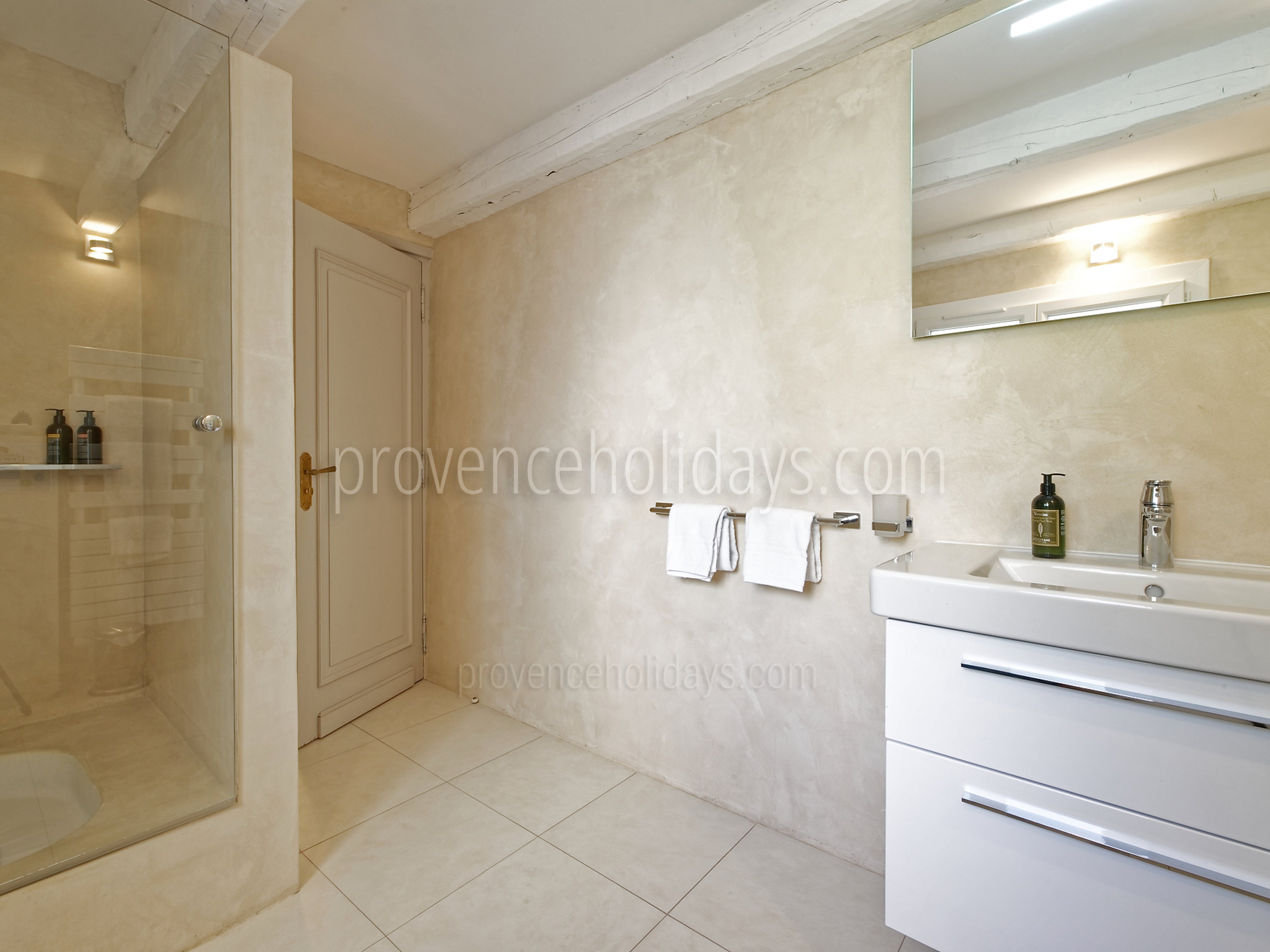 19 - Villa Garrigue: Villa: Bathroom