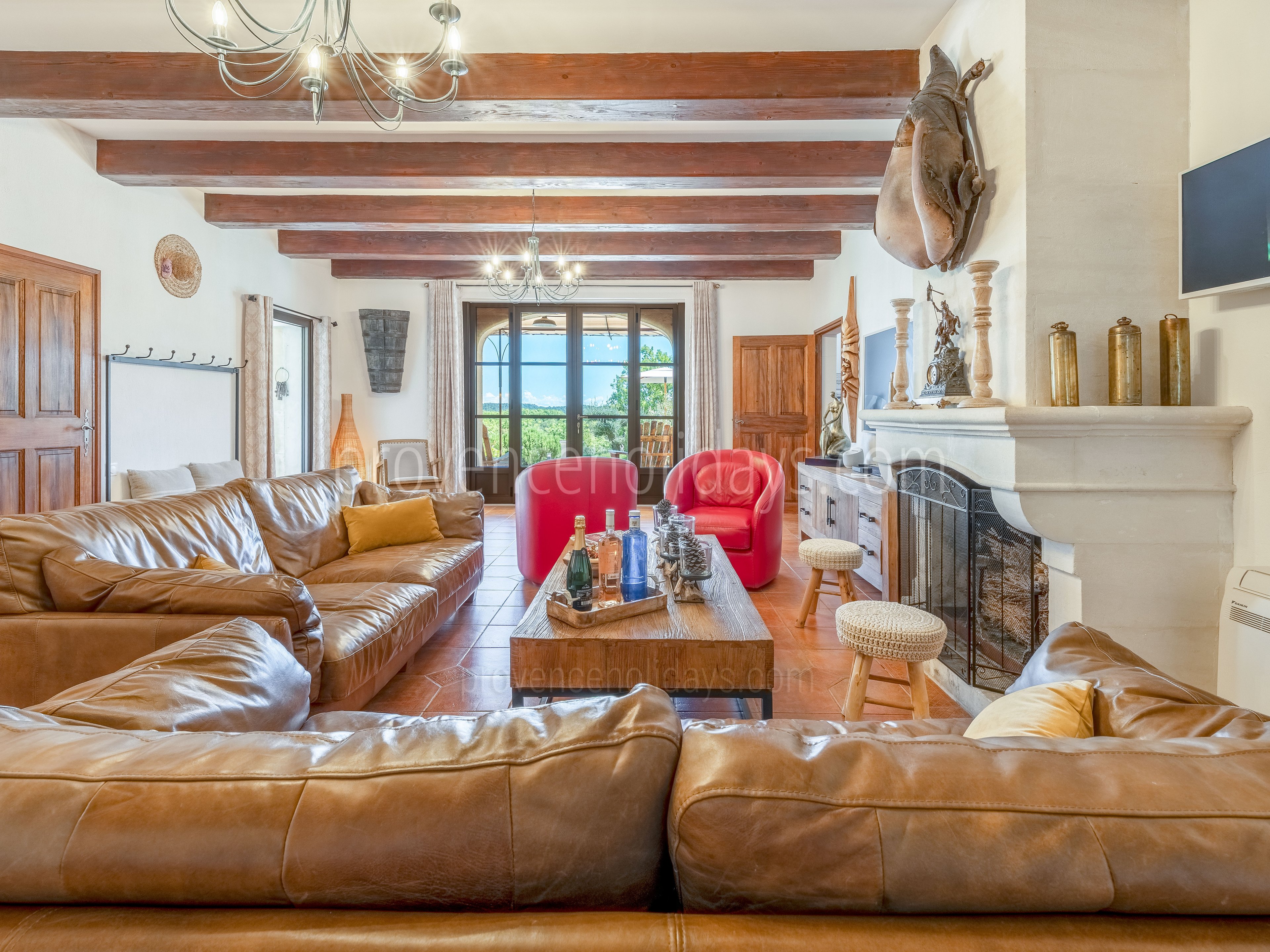 35 - Bastide des Chênes: Villa: Interior