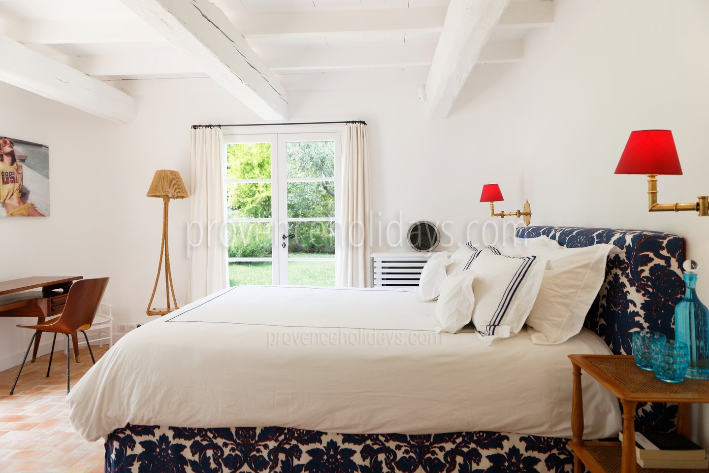 3 - Évasion Tropézienne: Villa: Bedroom