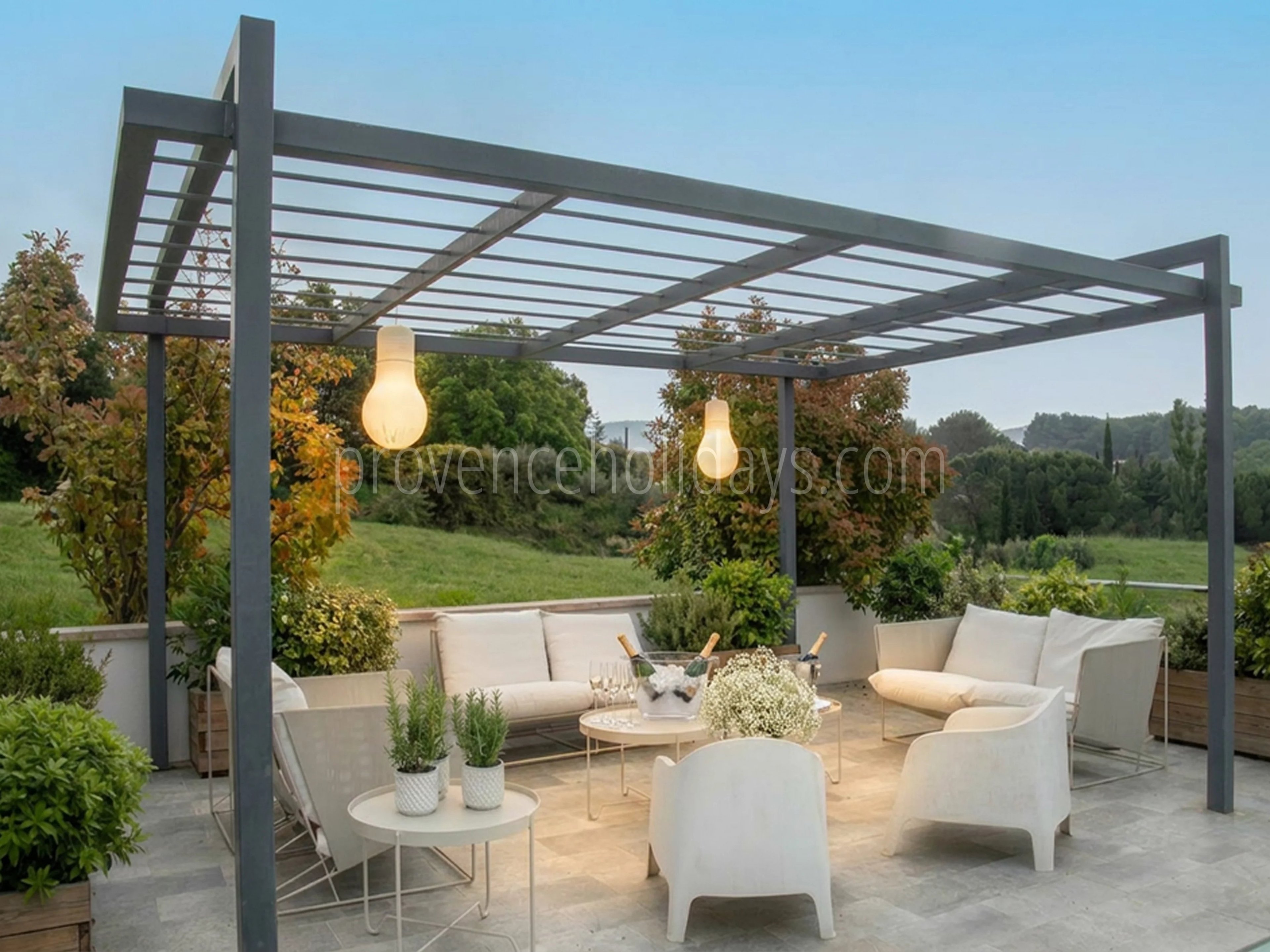 27 - Villa with pool in Pernes-les-Fontaines: Villa: Exterior