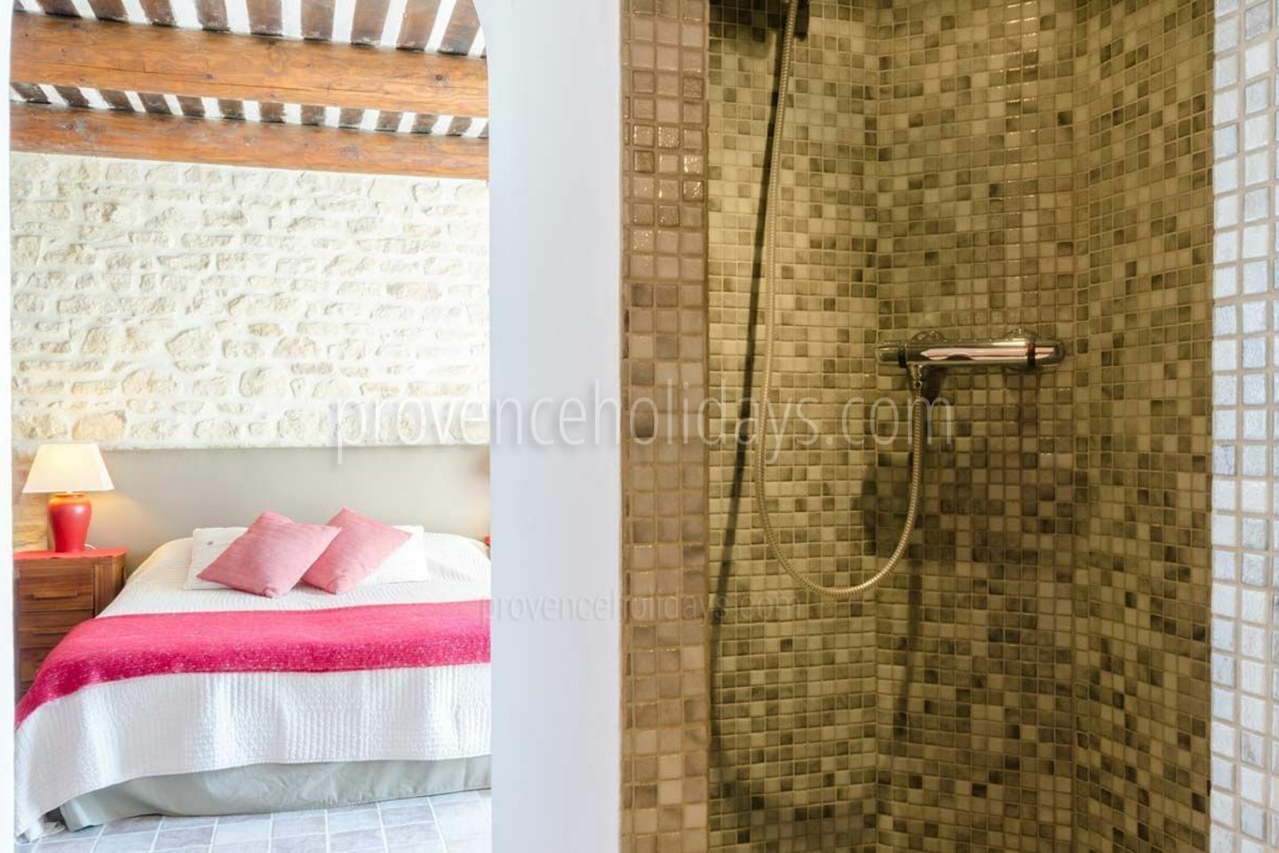 48 - Le Mas de Gordes: Villa: Bathroom