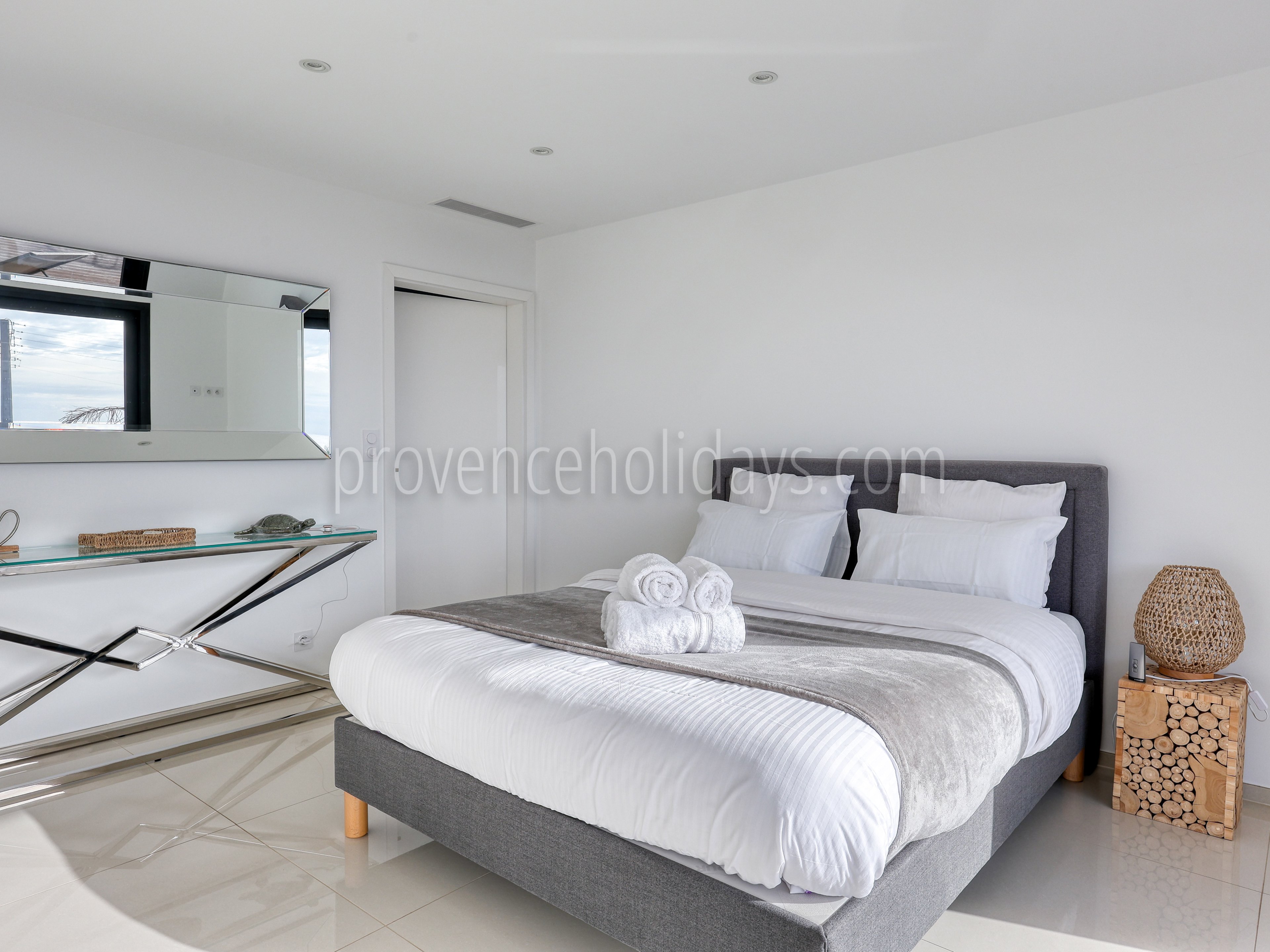 13 - Villa Sea Pearl: Villa: Bedroom