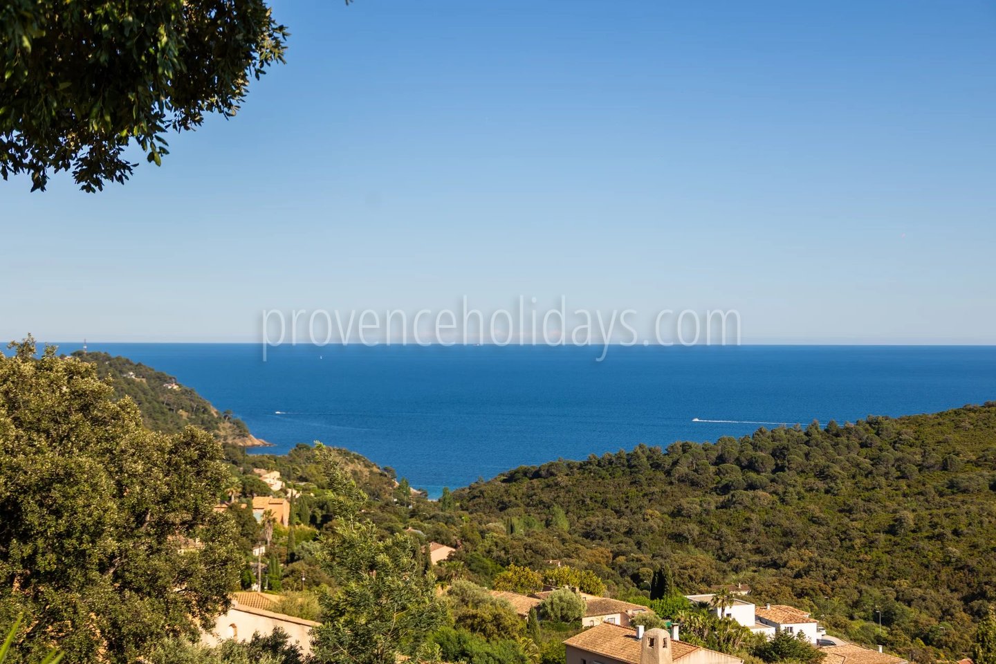 -1 - Provençaalse villa in Cavalaire-sur-Mer: Villa: Exterior